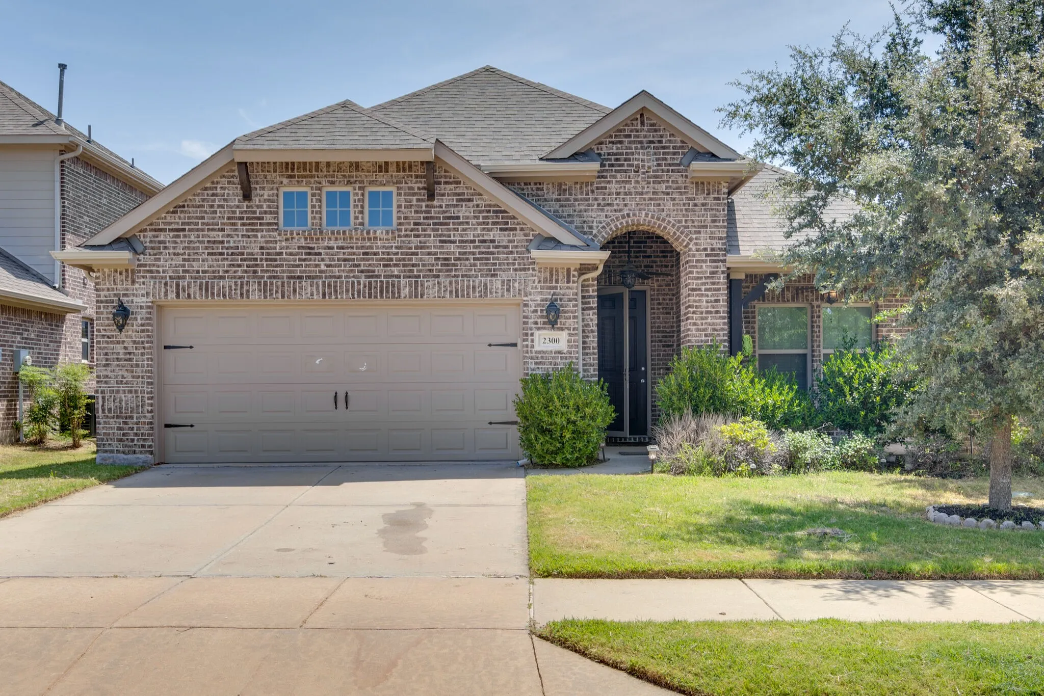 Single Family Residence For Rent in Denton County , 2300 Eppright Drive, Little Elm, Texas 75068, 3 Bedroom, 2 Bathroom, 2 Garage spaces, 2,125 Sqft, built in 2014, mls#21365781, Real Estate Agent in Little Elm, Homes For Rent in Denton county, Homes For Rent in Little Elm, Realtor in Little Elm Texas, Real Estate Brokerage Independent Realty Texas, Luminita Cordes Realtor