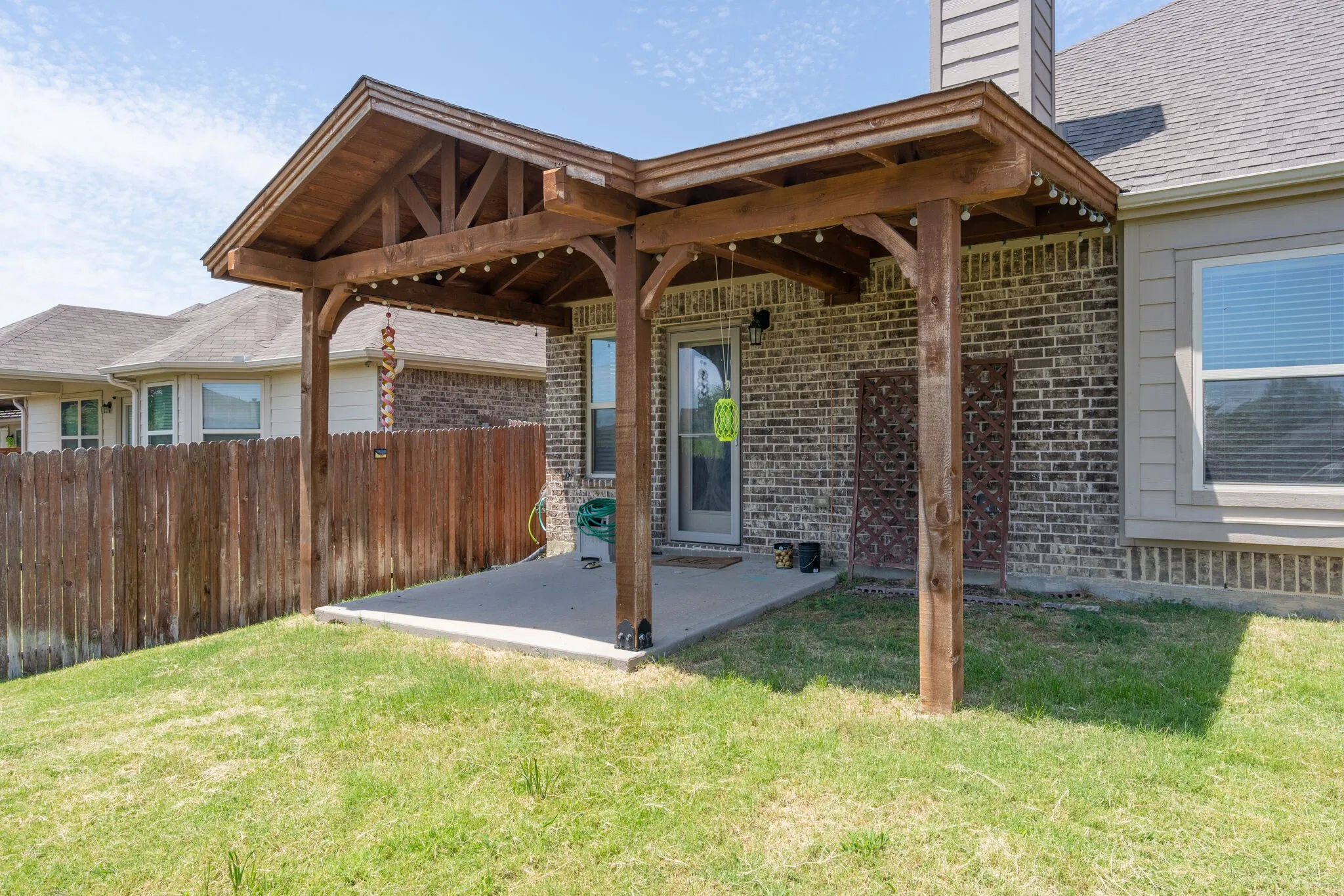 Single Family Residence For Rent in Denton County , 2300 Eppright Drive, Little Elm, Texas 75068, 3 Bedroom, 2 Bathroom, 2 Garage spaces, 2,125 Sqft, built in 2014, mls#21365781, Real Estate Agent in Little Elm, Homes For Rent in Denton county, Homes For Rent in Little Elm, Realtor in Little Elm Texas, Real Estate Brokerage Independent Realty Texas, Luminita Cordes Realtor