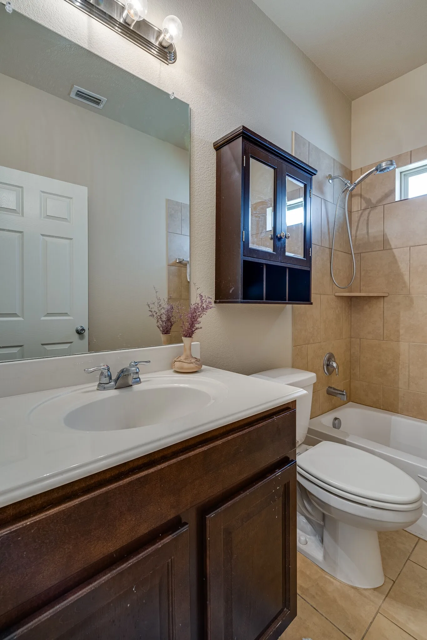Single Family Residence For Rent in Denton County , 2300 Eppright Drive, Little Elm, Texas 75068, 3 Bedroom, 2 Bathroom, 2 Garage spaces, 2,125 Sqft, built in 2014, mls#21365781, Real Estate Agent in Little Elm, Homes For Rent in Denton county, Homes For Rent in Little Elm, Realtor in Little Elm Texas, Real Estate Brokerage Independent Realty Texas, Luminita Cordes Realtor