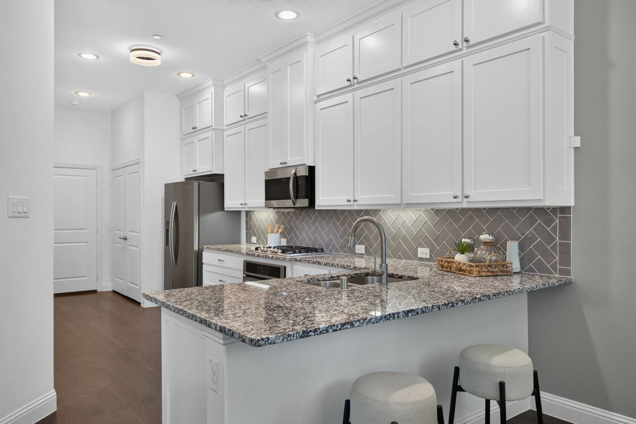 Townhouse For Sale in Collin County , 7224 Chief Spotted Tail Drive, Mc Kinney, Texas 75070, 3 Bedroom, 3 Bathroom, 2 Garage spaces, 2,282 Sqft, built in 2018, Price $439,900, mls#21354196, Real Estate Agent in Mc Kinney, Homes For Sale in Collin county, Homes For Sale in Mc Kinney, Realtor in Mc Kinney Texas, Real Estate Brokerage Independent Realty Texas, Luminita Cordes Realtor