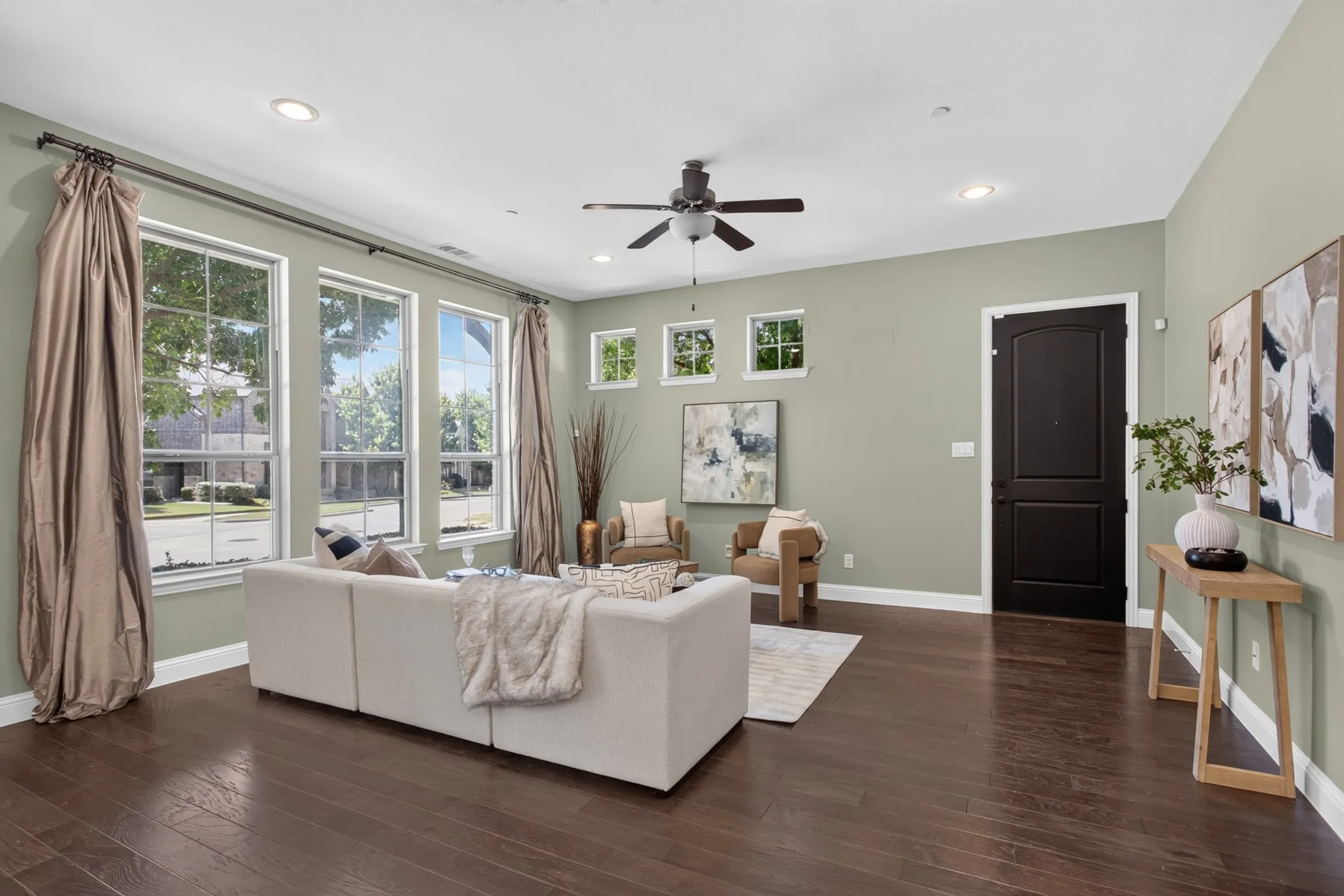 Townhouse For Sale in Collin County , 7224 Chief Spotted Tail Drive, Mc Kinney, Texas 75070, 3 Bedroom, 3 Bathroom, 2 Garage spaces, 2,282 Sqft, built in 2018, Price $439,900, mls#21354196, Real Estate Agent in Mc Kinney, Homes For Sale in Collin county, Homes For Sale in Mc Kinney, Realtor in Mc Kinney Texas, Real Estate Brokerage Independent Realty Texas, Luminita Cordes Realtor