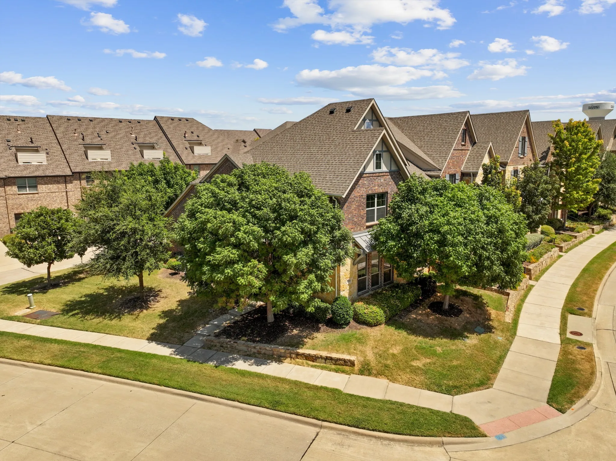 Townhouse For Sale in Collin County , 7224 Chief Spotted Tail Drive, Mc Kinney, Texas 75070, 3 Bedroom, 3 Bathroom, 2 Garage spaces, 2,282 Sqft, built in 2018, Price $439,900, mls#21354196, Real Estate Agent in Mc Kinney, Homes For Sale in Collin county, Homes For Sale in Mc Kinney, Realtor in Mc Kinney Texas, Real Estate Brokerage Independent Realty Texas, Luminita Cordes Realtor