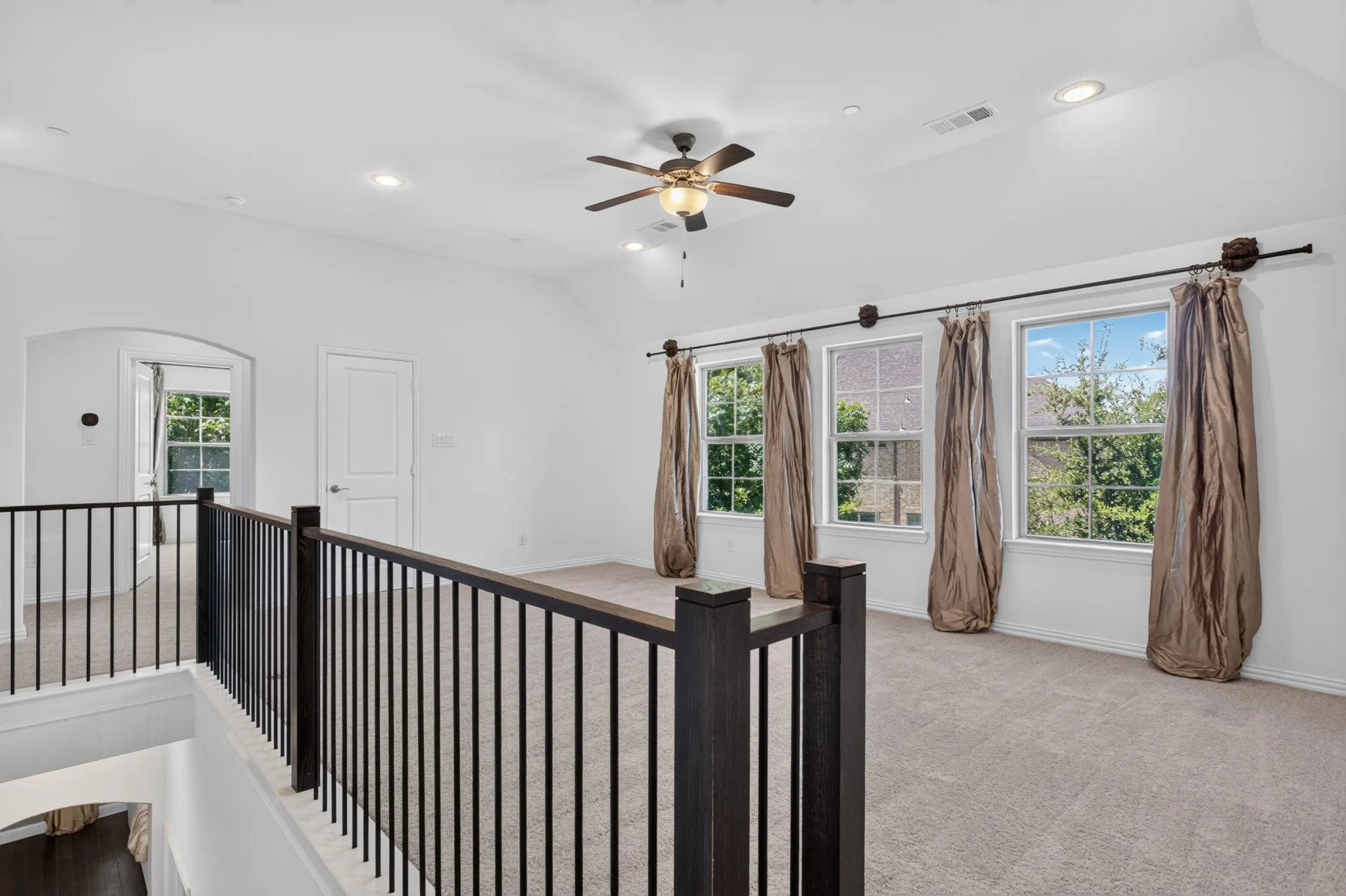 Townhouse For Sale in Collin County , 7224 Chief Spotted Tail Drive, Mc Kinney, Texas 75070, 3 Bedroom, 3 Bathroom, 2 Garage spaces, 2,282 Sqft, built in 2018, Price $439,900, mls#21354196, Real Estate Agent in Mc Kinney, Homes For Sale in Collin county, Homes For Sale in Mc Kinney, Realtor in Mc Kinney Texas, Real Estate Brokerage Independent Realty Texas, Luminita Cordes Realtor