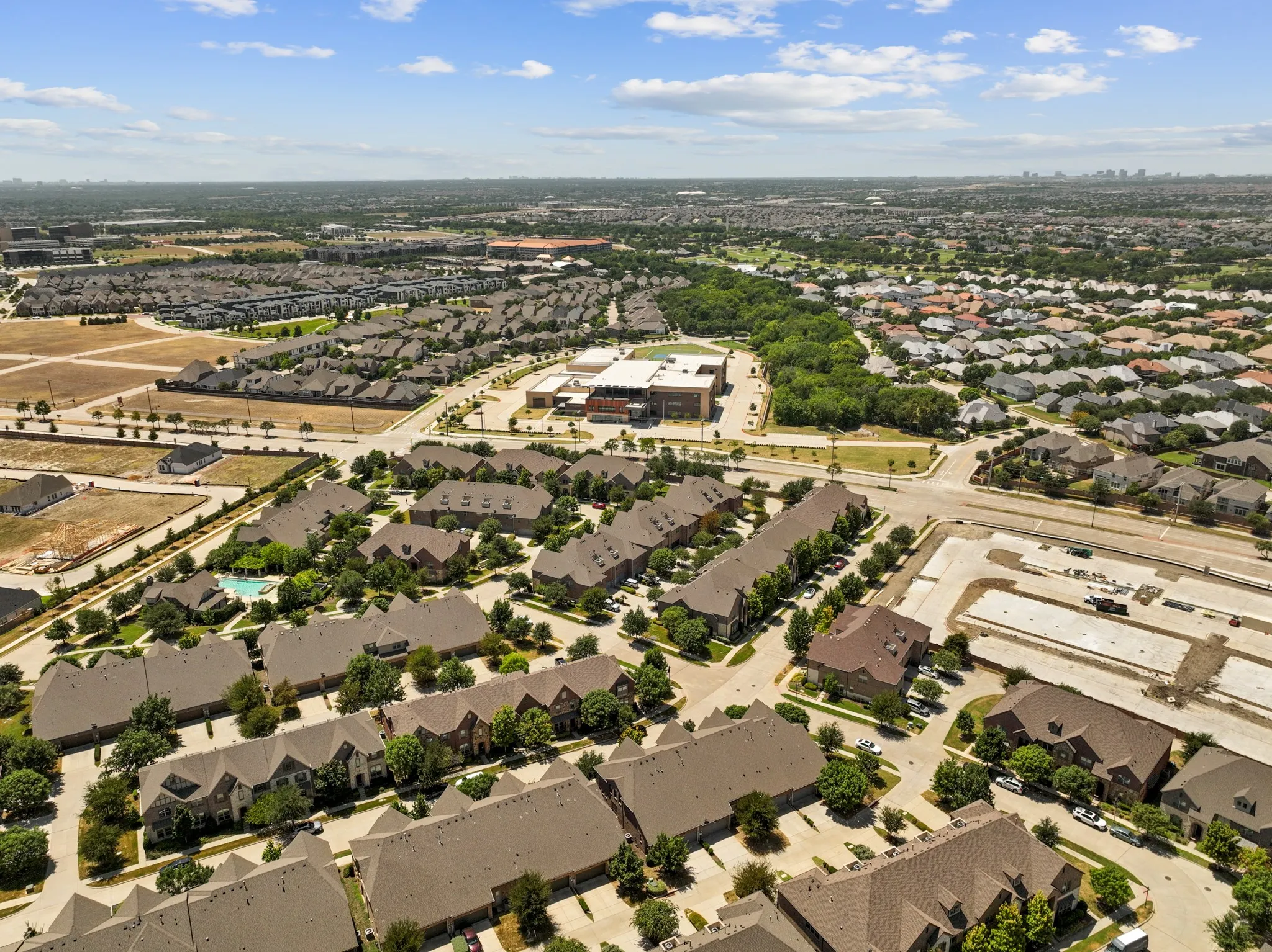 Townhouse For Sale in Collin County , 7224 Chief Spotted Tail Drive, Mc Kinney, Texas 75070, 3 Bedroom, 3 Bathroom, 2 Garage spaces, 2,282 Sqft, built in 2018, Price $439,900, mls#21354196, Real Estate Agent in Mc Kinney, Homes For Sale in Collin county, Homes For Sale in Mc Kinney, Realtor in Mc Kinney Texas, Real Estate Brokerage Independent Realty Texas, Luminita Cordes Realtor