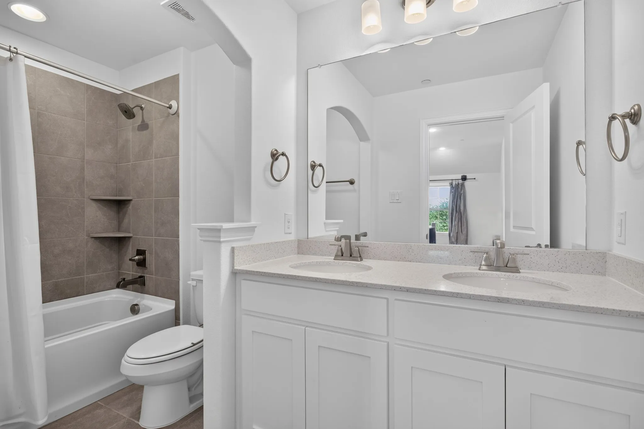 Townhouse For Sale in Collin County , 7224 Chief Spotted Tail Drive, Mc Kinney, Texas 75070, 3 Bedroom, 3 Bathroom, 2 Garage spaces, 2,282 Sqft, built in 2018, Price $439,900, mls#21354196, Real Estate Agent in Mc Kinney, Homes For Sale in Collin county, Homes For Sale in Mc Kinney, Realtor in Mc Kinney Texas, Real Estate Brokerage Independent Realty Texas, Luminita Cordes Realtor