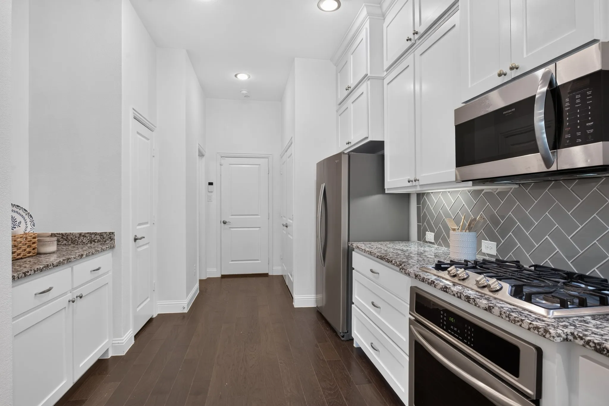 Townhouse For Sale in Collin County , 7224 Chief Spotted Tail Drive, Mc Kinney, Texas 75070, 3 Bedroom, 3 Bathroom, 2 Garage spaces, 2,282 Sqft, built in 2018, Price $439,900, mls#21354196, Real Estate Agent in Mc Kinney, Homes For Sale in Collin county, Homes For Sale in Mc Kinney, Realtor in Mc Kinney Texas, Real Estate Brokerage Independent Realty Texas, Luminita Cordes Realtor