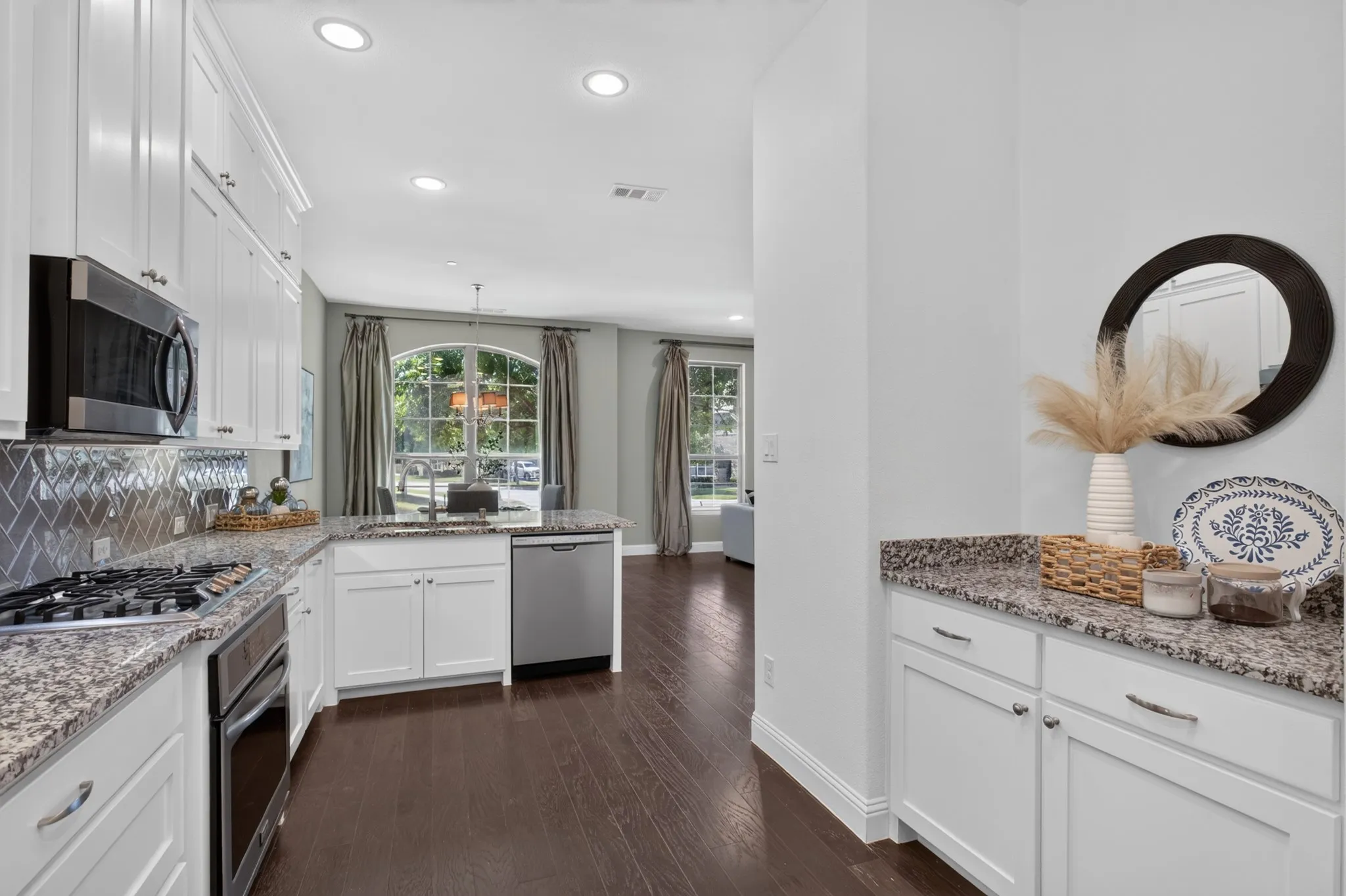 Townhouse For Sale in Collin County , 7224 Chief Spotted Tail Drive, Mc Kinney, Texas 75070, 3 Bedroom, 3 Bathroom, 2 Garage spaces, 2,282 Sqft, built in 2018, Price $439,900, mls#21354196, Real Estate Agent in Mc Kinney, Homes For Sale in Collin county, Homes For Sale in Mc Kinney, Realtor in Mc Kinney Texas, Real Estate Brokerage Independent Realty Texas, Luminita Cordes Realtor