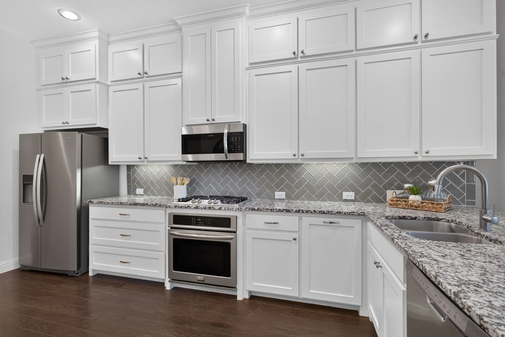 Townhouse For Sale in Collin County , 7224 Chief Spotted Tail Drive, Mc Kinney, Texas 75070, 3 Bedroom, 3 Bathroom, 2 Garage spaces, 2,282 Sqft, built in 2018, Price $439,900, mls#21354196, Real Estate Agent in Mc Kinney, Homes For Sale in Collin county, Homes For Sale in Mc Kinney, Realtor in Mc Kinney Texas, Real Estate Brokerage Independent Realty Texas, Luminita Cordes Realtor