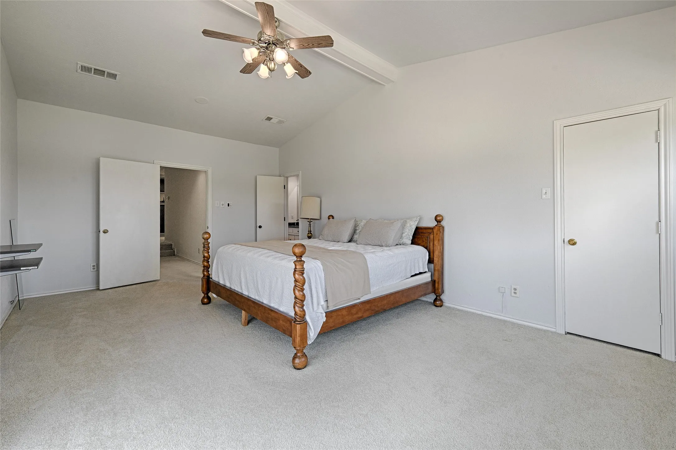 Single Family Residence For Sale in Dallas County , 19 Country Lake Drive, Carrollton, Texas 75006, 2 Bedroom, 3 Bathroom, Garage spaces, 2,598 Sqft, built in 1972, mls#21363559, Real Estate Agent in Carrollton, Homes For Sale in Dallas county, Homes For Sale in Carrollton, Realtor in Carrollton Texas, Real Estate Brokerage Independent Realty Texas, Luminita Cordes Realtor