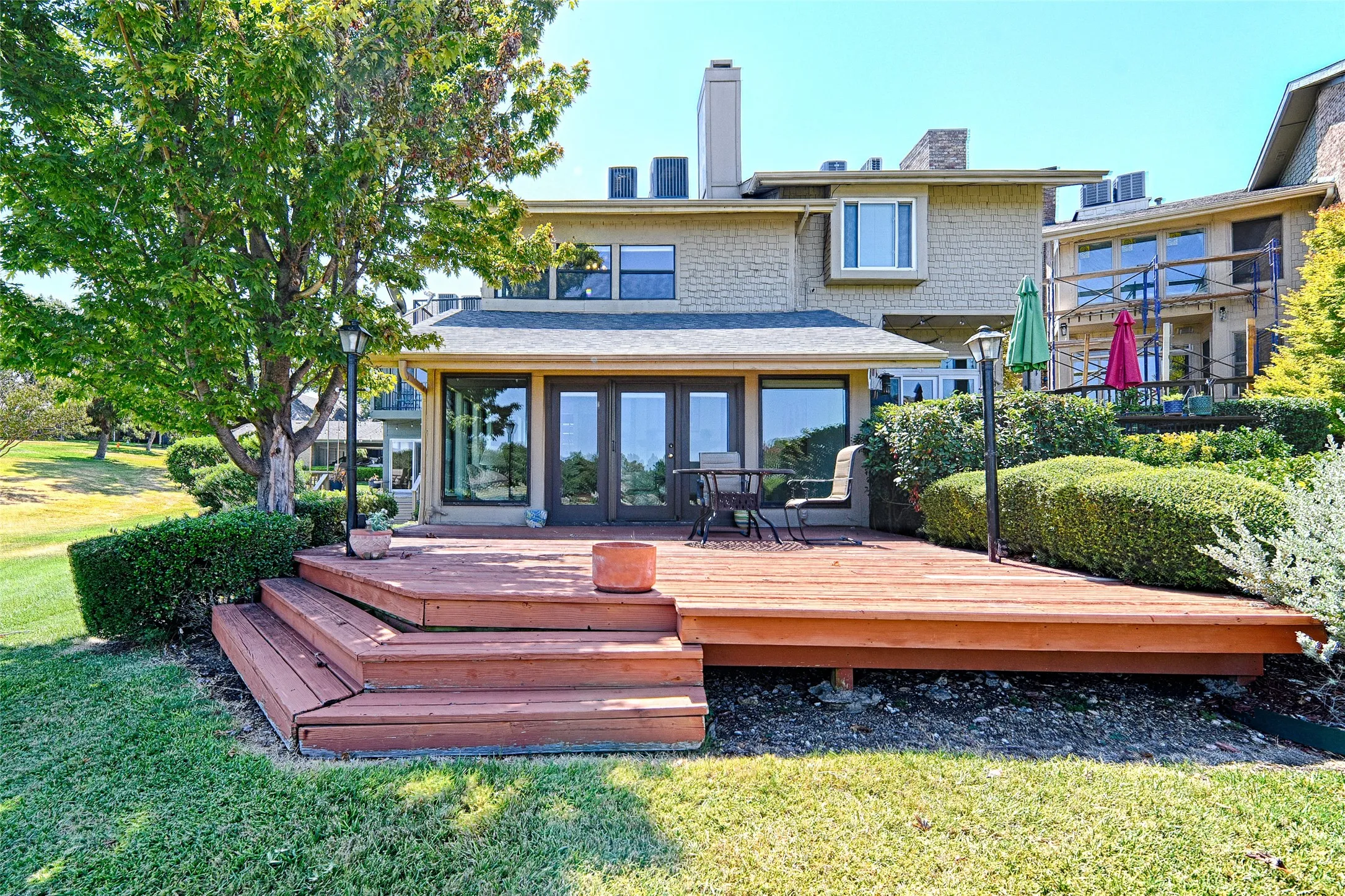 Single Family Residence For Sale in Dallas County , 19 Country Lake Drive, Carrollton, Texas 75006, 2 Bedroom, 3 Bathroom, Garage spaces, 2,598 Sqft, built in 1972, mls#21363559, Real Estate Agent in Carrollton, Homes For Sale in Dallas county, Homes For Sale in Carrollton, Realtor in Carrollton Texas, Real Estate Brokerage Independent Realty Texas, Luminita Cordes Realtor