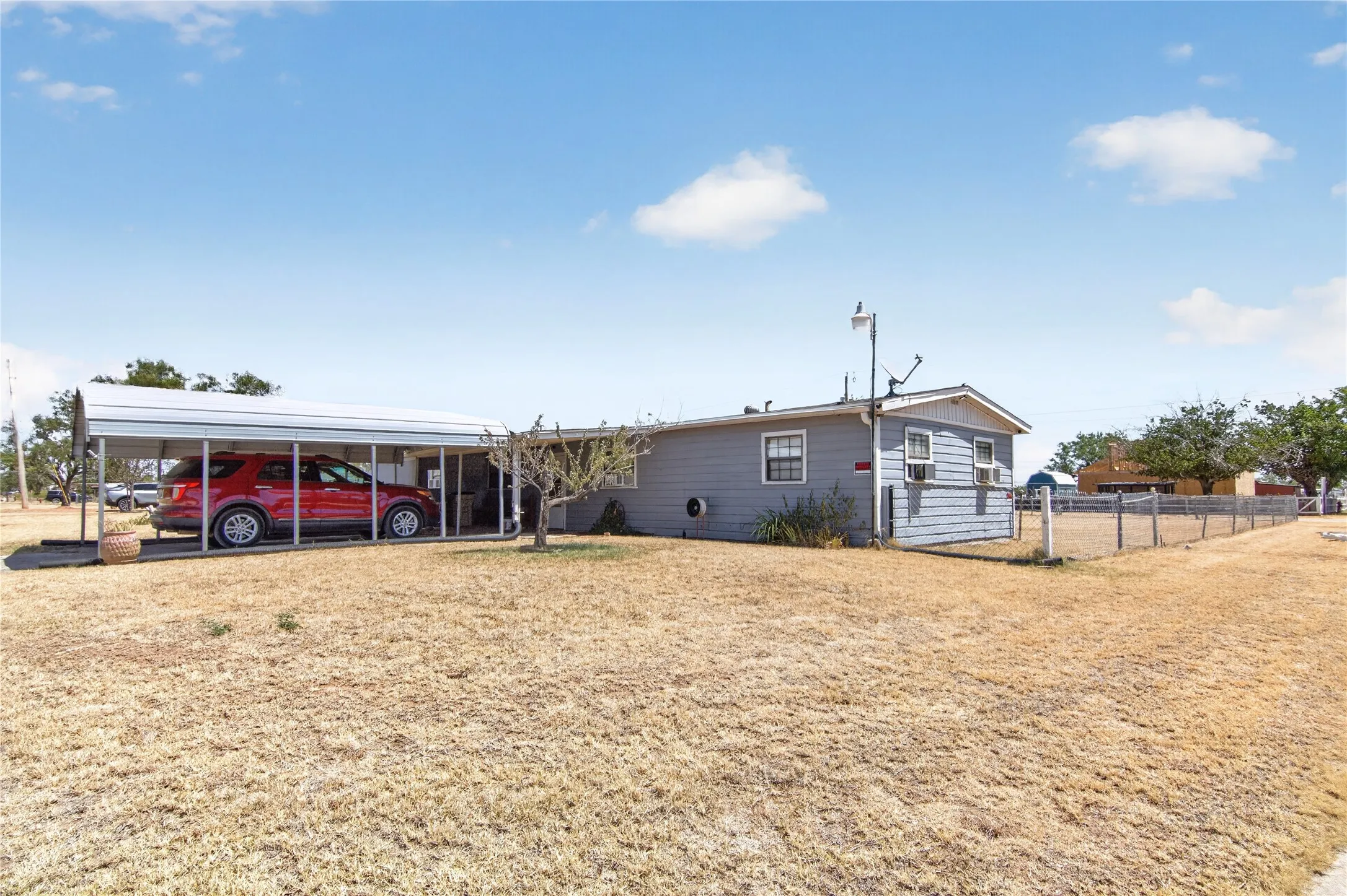 Single Family Residence For Sale in Jones County , 1331 Avenue G, Anson, Texas 79501, 4 Bedroom, 2 Bathroom, Garage spaces, 1,580 Sqft, built in 1955, Price $134,900, mls#21365617, Real Estate Agent in Anson, Homes For Sale in Jones county, Homes For Sale in Anson, Realtor in Anson Texas, Real Estate Brokerage Independent Realty Texas, Luminita Cordes Realtor