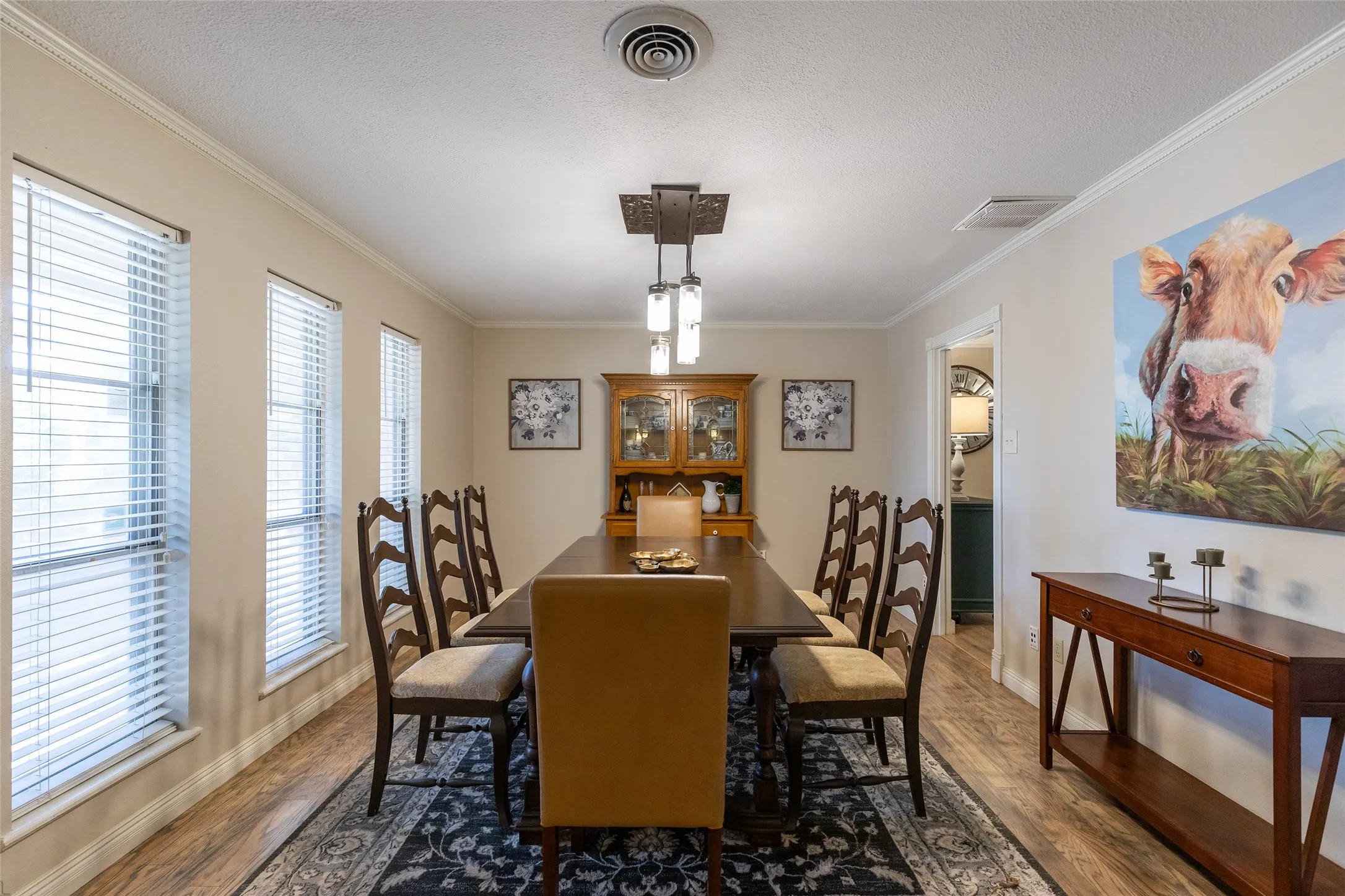 Single Family Residence For Sale in Taylor County , 4002 Ligustrum Drive, Abilene, Texas 79605, 4 Bedroom, 2 Bathroom, 2 Garage spaces, 2,425 Sqft, built in 1968, mls#21365148, Real Estate Agent in Abilene, Homes For Sale in Taylor county, Homes For Sale in Abilene, Realtor in Abilene Texas, Real Estate Brokerage Independent Realty Texas, Luminita Cordes Realtor
