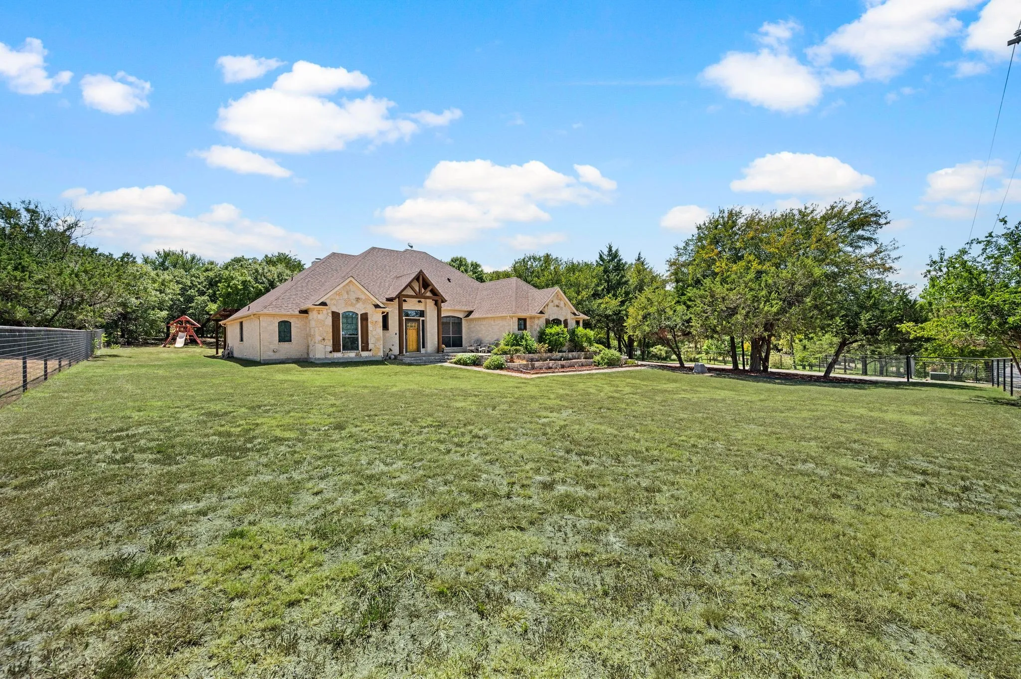 Single Family Residence For Sale in Parker County , 791 Trailwood Drive, Weatherford, Texas 76085, 4 Bedroom, 3 Bathroom, 2 Garage spaces, 2,438 Sqft, built in 2006, mls#21357778, Real Estate Agent in Weatherford, Homes For Sale in Parker county, Homes For Sale in Weatherford, Realtor in Weatherford Texas, Real Estate Brokerage Independent Realty Texas, Luminita Cordes Realtor