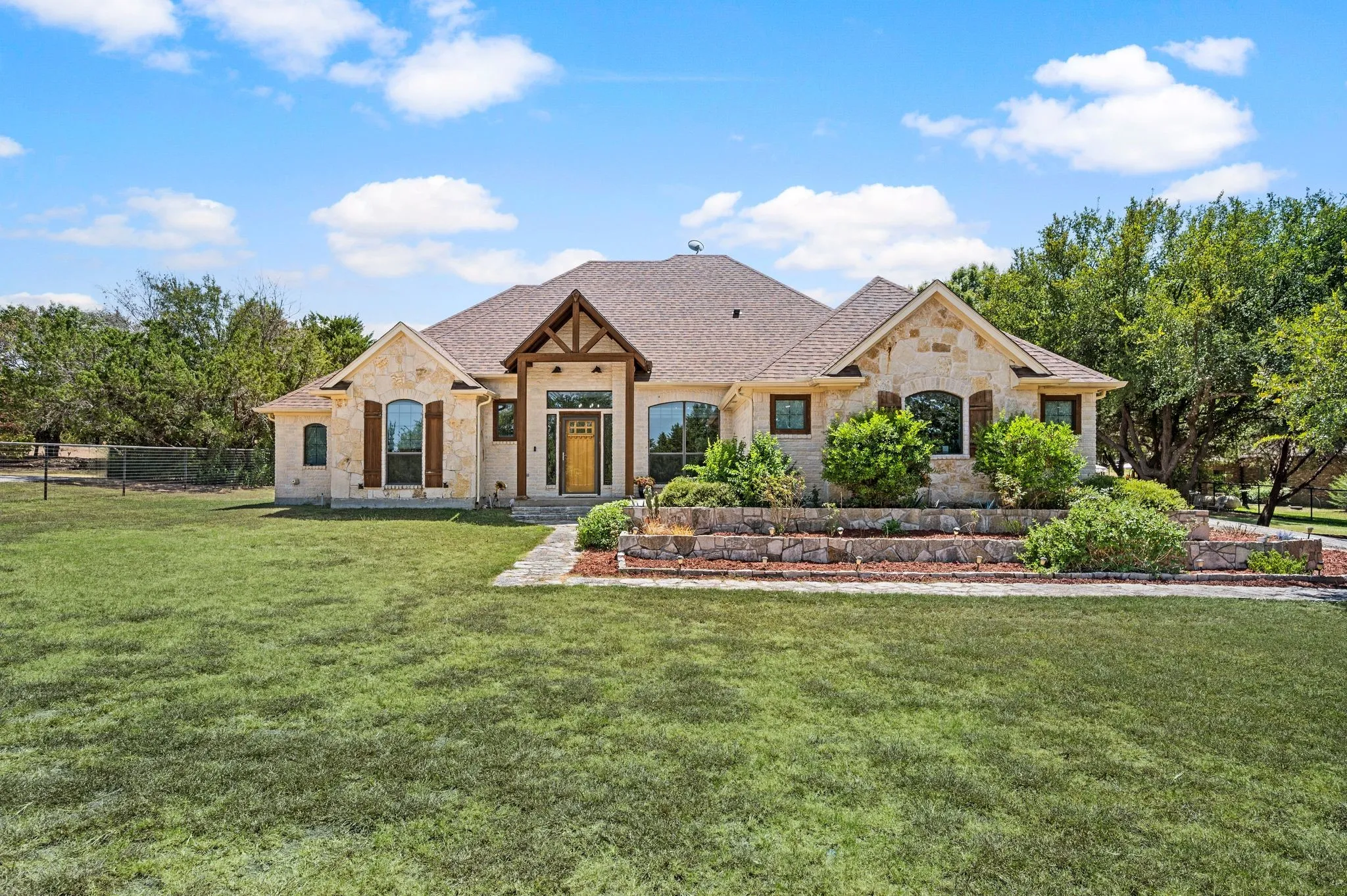 Single Family Residence For Sale in Parker County , 791 Trailwood Drive, Weatherford, Texas 76085, 4 Bedroom, 3 Bathroom, 2 Garage spaces, 2,438 Sqft, built in 2006, mls#21357778, Real Estate Agent in Weatherford, Homes For Sale in Parker county, Homes For Sale in Weatherford, Realtor in Weatherford Texas, Real Estate Brokerage Independent Realty Texas, Luminita Cordes Realtor