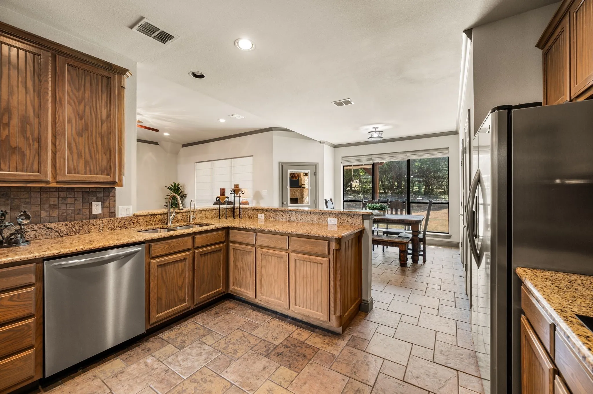 Single Family Residence For Sale in Parker County , 791 Trailwood Drive, Weatherford, Texas 76085, 4 Bedroom, 3 Bathroom, 2 Garage spaces, 2,438 Sqft, built in 2006, mls#21357778, Real Estate Agent in Weatherford, Homes For Sale in Parker county, Homes For Sale in Weatherford, Realtor in Weatherford Texas, Real Estate Brokerage Independent Realty Texas, Luminita Cordes Realtor