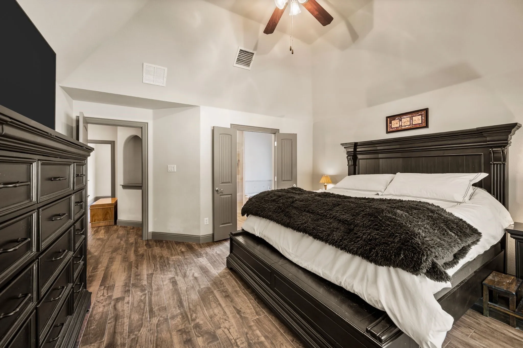 Single Family Residence For Sale in Parker County , 791 Trailwood Drive, Weatherford, Texas 76085, 4 Bedroom, 3 Bathroom, 2 Garage spaces, 2,438 Sqft, built in 2006, mls#21357778, Real Estate Agent in Weatherford, Homes For Sale in Parker county, Homes For Sale in Weatherford, Realtor in Weatherford Texas, Real Estate Brokerage Independent Realty Texas, Luminita Cordes Realtor