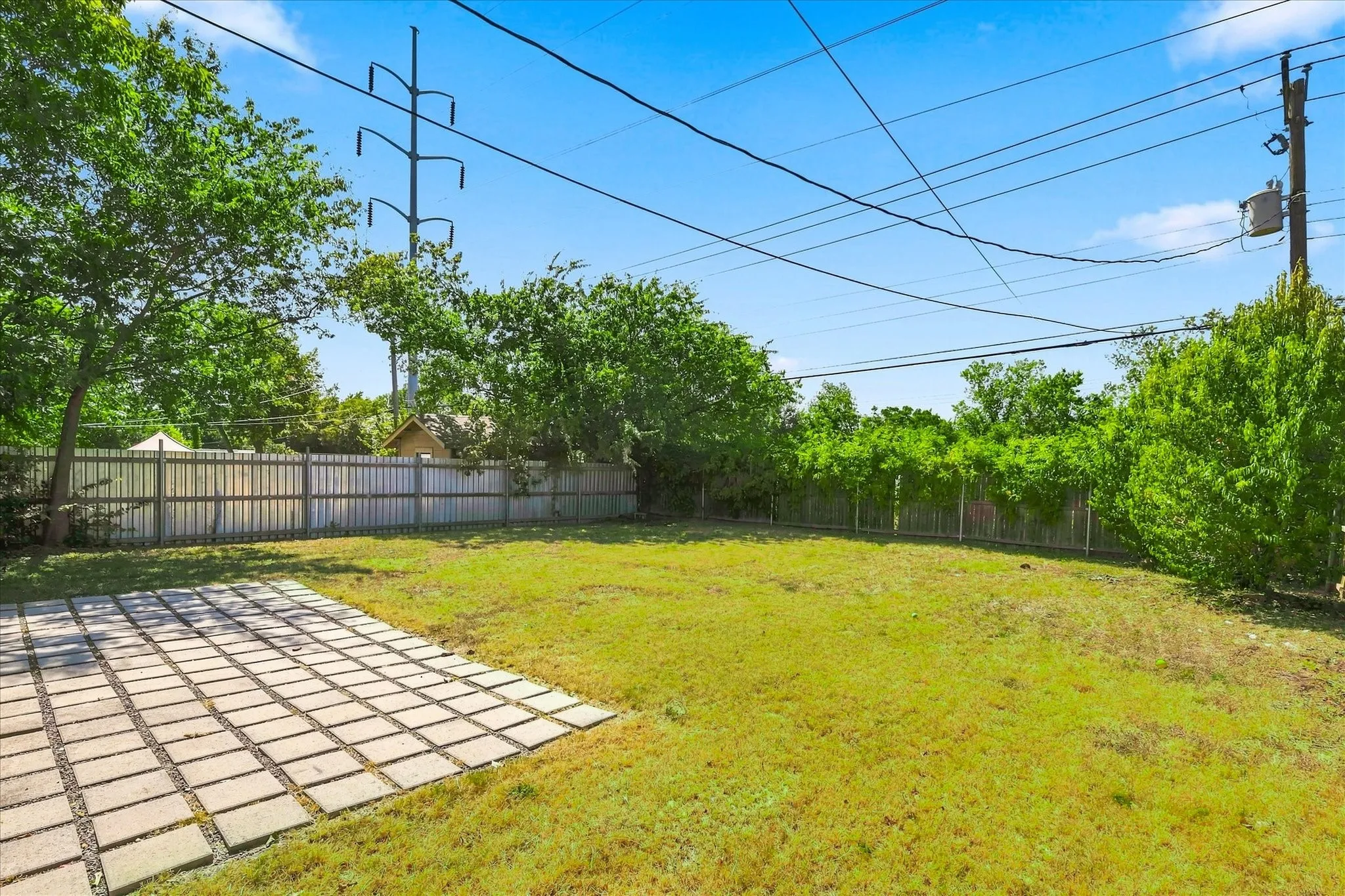 Single Family Residence For Sale in Tarrant County , 4512 Wabash Avenue, Fort Worth, Texas 76133, 4 Bedroom, 2 Bathroom, Garage spaces, 1,708 Sqft, built in 1949, Price $240,000, mls#21359317, Real Estate Agent in Fort Worth, Homes For Sale in Tarrant county, Homes For Sale in Fort Worth, Realtor in Fort Worth Texas, Real Estate Brokerage Independent Realty Texas, Luminita Cordes Realtor