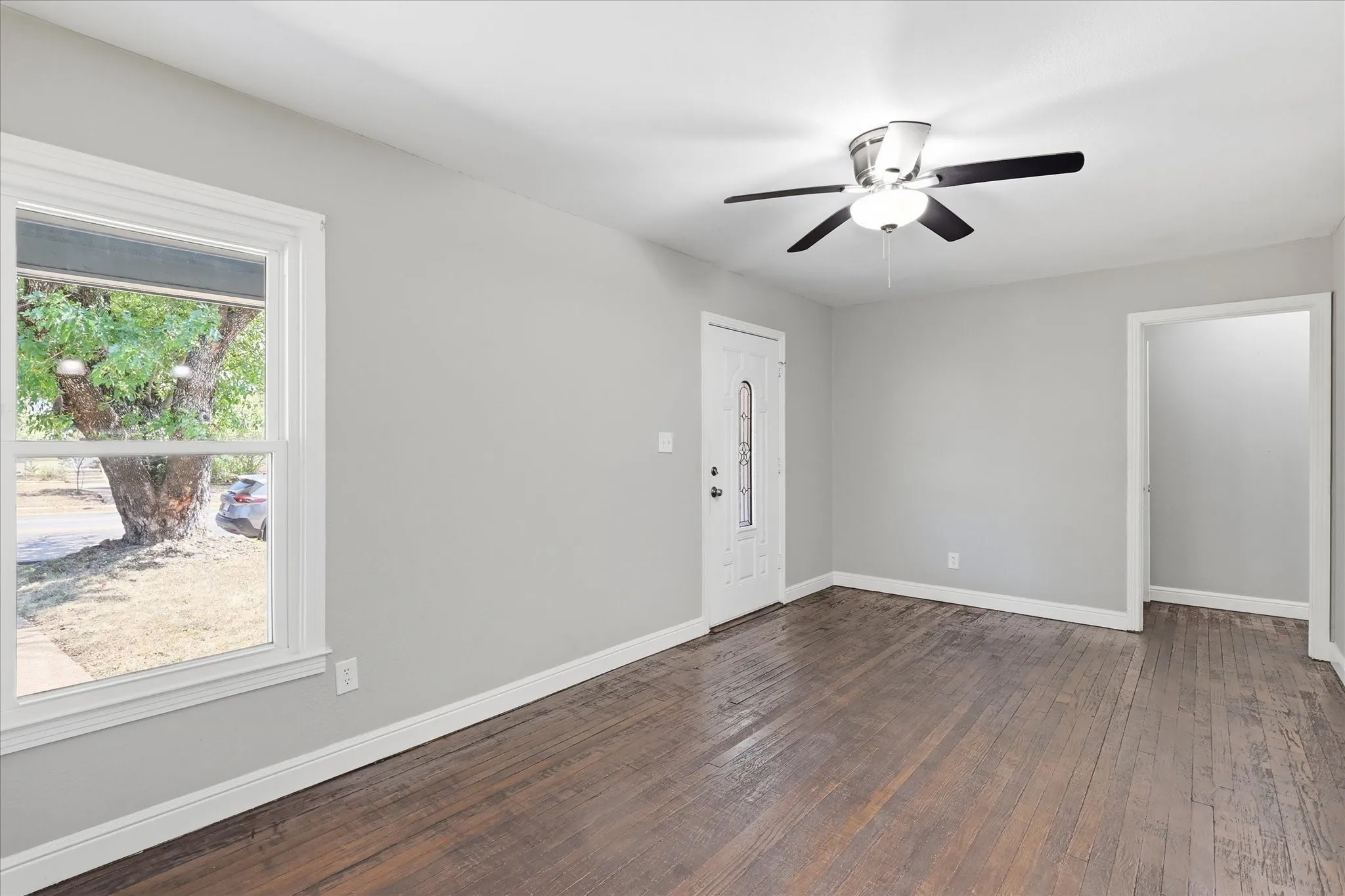 Single Family Residence For Sale in Tarrant County , 4512 Wabash Avenue, Fort Worth, Texas 76133, 4 Bedroom, 2 Bathroom, Garage spaces, 1,708 Sqft, built in 1949, Price $240,000, mls#21359317, Real Estate Agent in Fort Worth, Homes For Sale in Tarrant county, Homes For Sale in Fort Worth, Realtor in Fort Worth Texas, Real Estate Brokerage Independent Realty Texas, Luminita Cordes Realtor