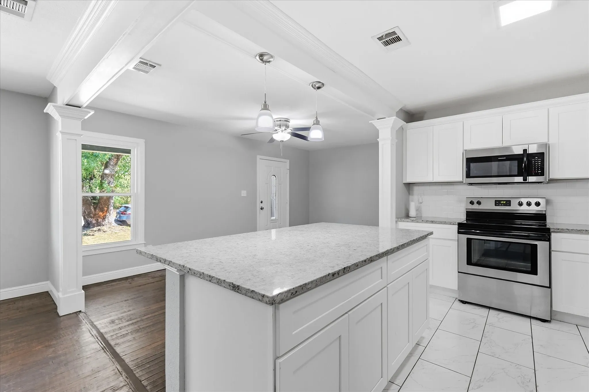 Single Family Residence For Sale in Tarrant County , 4512 Wabash Avenue, Fort Worth, Texas 76133, 4 Bedroom, 2 Bathroom, Garage spaces, 1,708 Sqft, built in 1949, Price $240,000, mls#21359317, Real Estate Agent in Fort Worth, Homes For Sale in Tarrant county, Homes For Sale in Fort Worth, Realtor in Fort Worth Texas, Real Estate Brokerage Independent Realty Texas, Luminita Cordes Realtor