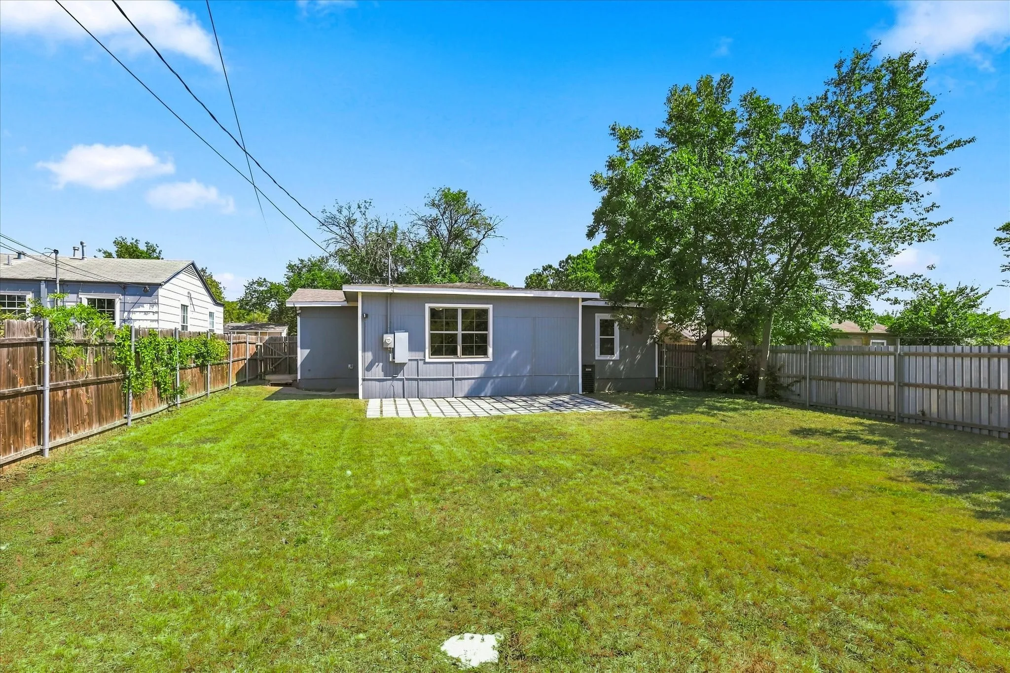 Single Family Residence For Sale in Tarrant County , 4512 Wabash Avenue, Fort Worth, Texas 76133, 4 Bedroom, 2 Bathroom, Garage spaces, 1,708 Sqft, built in 1949, Price $240,000, mls#21359317, Real Estate Agent in Fort Worth, Homes For Sale in Tarrant county, Homes For Sale in Fort Worth, Realtor in Fort Worth Texas, Real Estate Brokerage Independent Realty Texas, Luminita Cordes Realtor