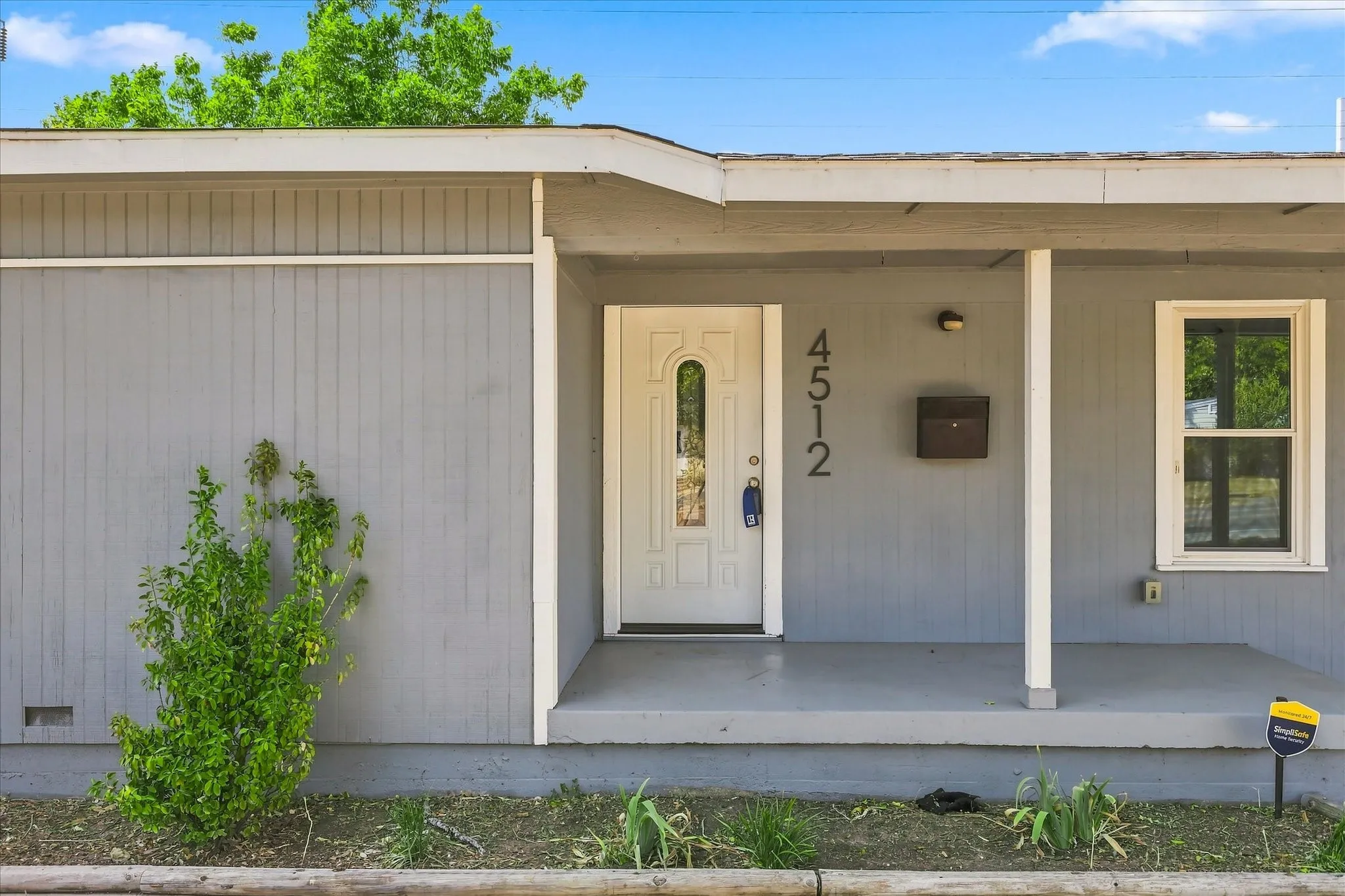 Single Family Residence For Sale in Tarrant County , 4512 Wabash Avenue, Fort Worth, Texas 76133, 4 Bedroom, 2 Bathroom, Garage spaces, 1,708 Sqft, built in 1949, Price $240,000, mls#21359317, Real Estate Agent in Fort Worth, Homes For Sale in Tarrant county, Homes For Sale in Fort Worth, Realtor in Fort Worth Texas, Real Estate Brokerage Independent Realty Texas, Luminita Cordes Realtor