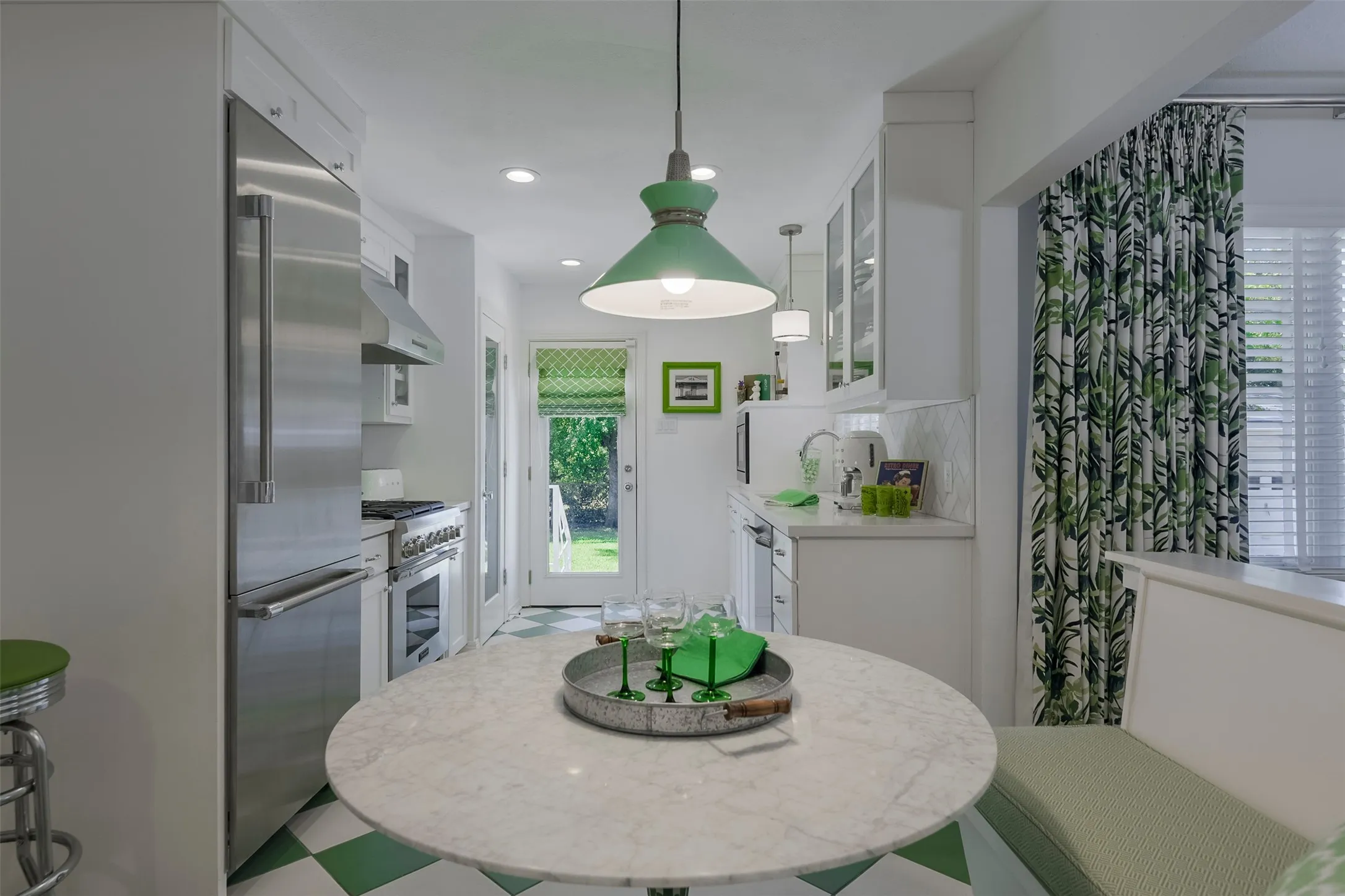 Single Family Residence For Sale in Tarrant County , 1320 Barnes Drive, Arlington, Texas 76013, 2 Bedroom, 2 Bathroom, 2 Garage spaces, 1,403 Sqft, built in 1952, mls#21364336, Real Estate Agent in Arlington, Homes For Sale in Tarrant county, Homes For Sale in Arlington, Realtor in Arlington Texas, Real Estate Brokerage Independent Realty Texas, Luminita Cordes Realtor