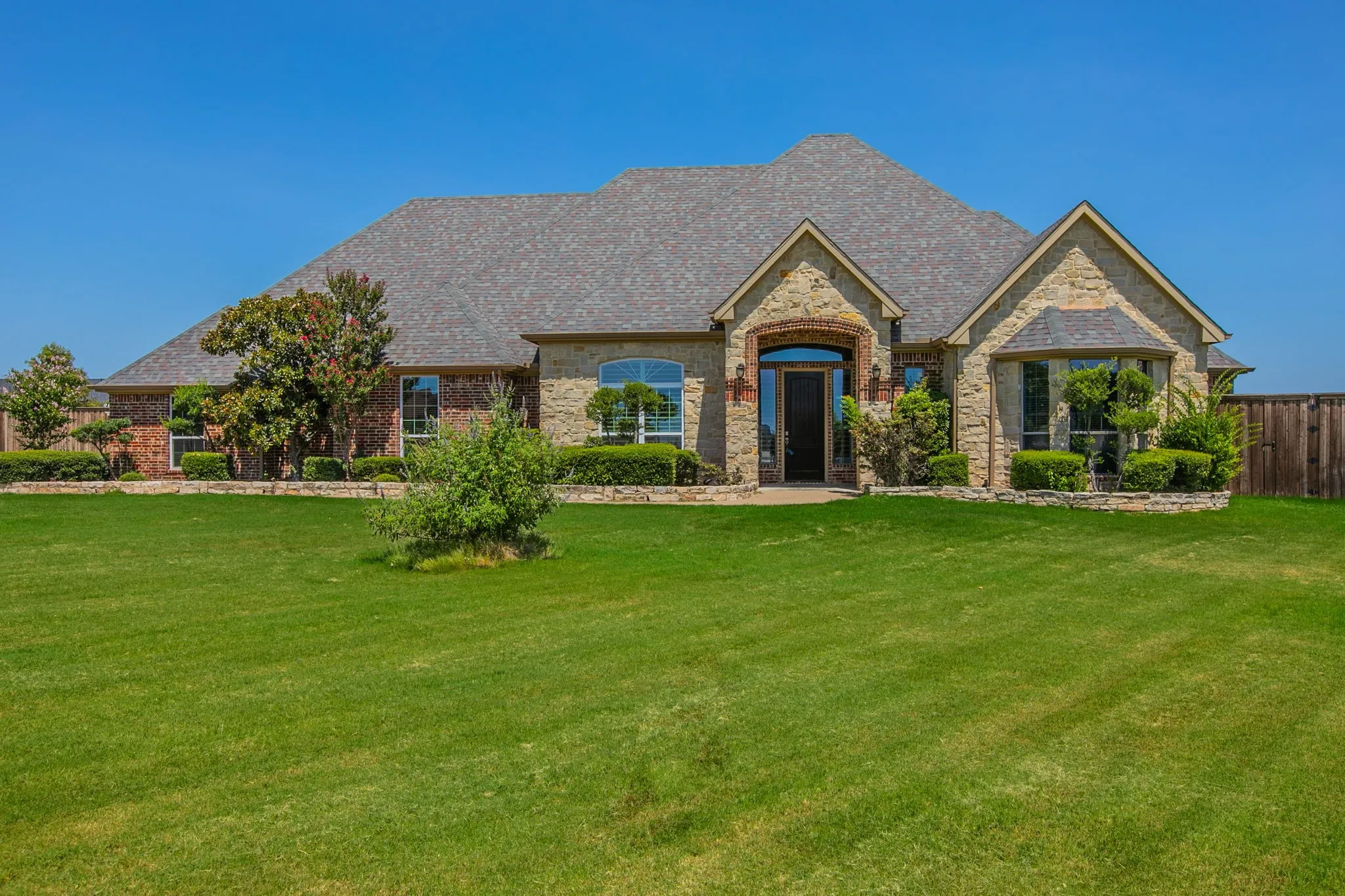 Single Family Residence For Sale in Kaufman County , 3133 Belmont Lane, Terrell, Texas 75160, 4 Bedroom, 3 Bathroom, 3 Garage spaces, 3,226 Sqft, built in 2005, mls#21365548, Real Estate Agent in Terrell, Homes For Sale in Kaufman county, Homes For Sale in Terrell, Realtor in Terrell Texas, Real Estate Brokerage Independent Realty Texas, Luminita Cordes Realtor