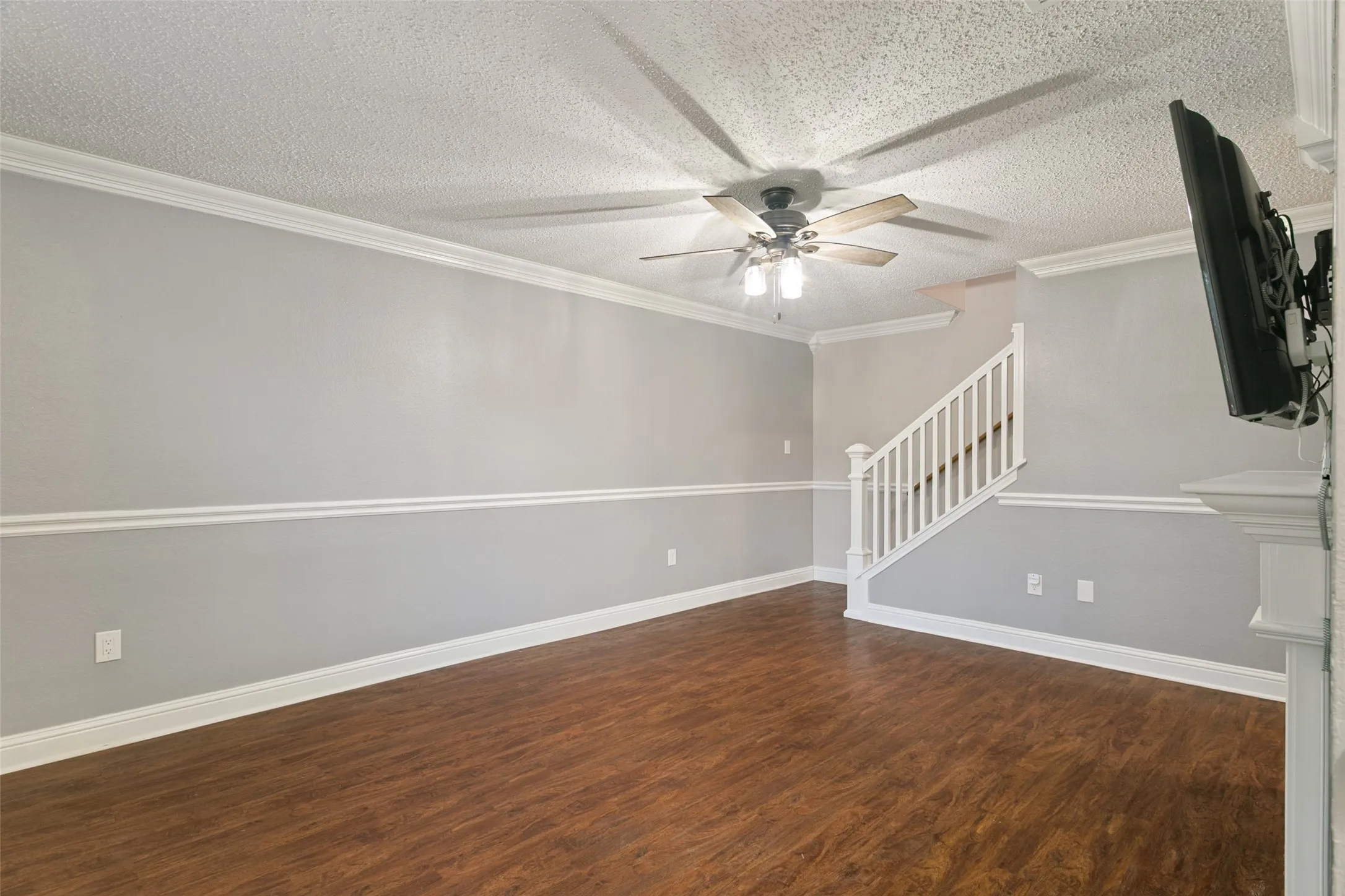 Single Family Residence For Sale in Denton County , 1754 Circle Creek Drive, Lewisville, Texas 75067, 4 Bedroom, 3 Bathroom, 2 Garage spaces, 1,750 Sqft, built in 1992, mls#21365814, Real Estate Agent in Lewisville, Homes For Sale in Denton county, Homes For Sale in Lewisville, Realtor in Lewisville Texas, Real Estate Brokerage Independent Realty Texas, Luminita Cordes Realtor