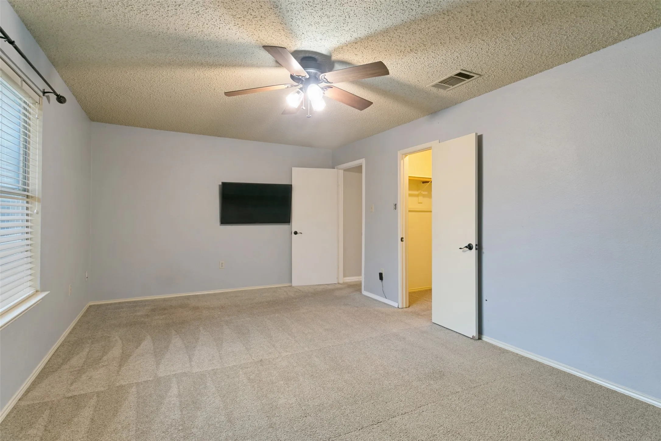 X-Large 19X12 room that can be used as a bedroom or media room