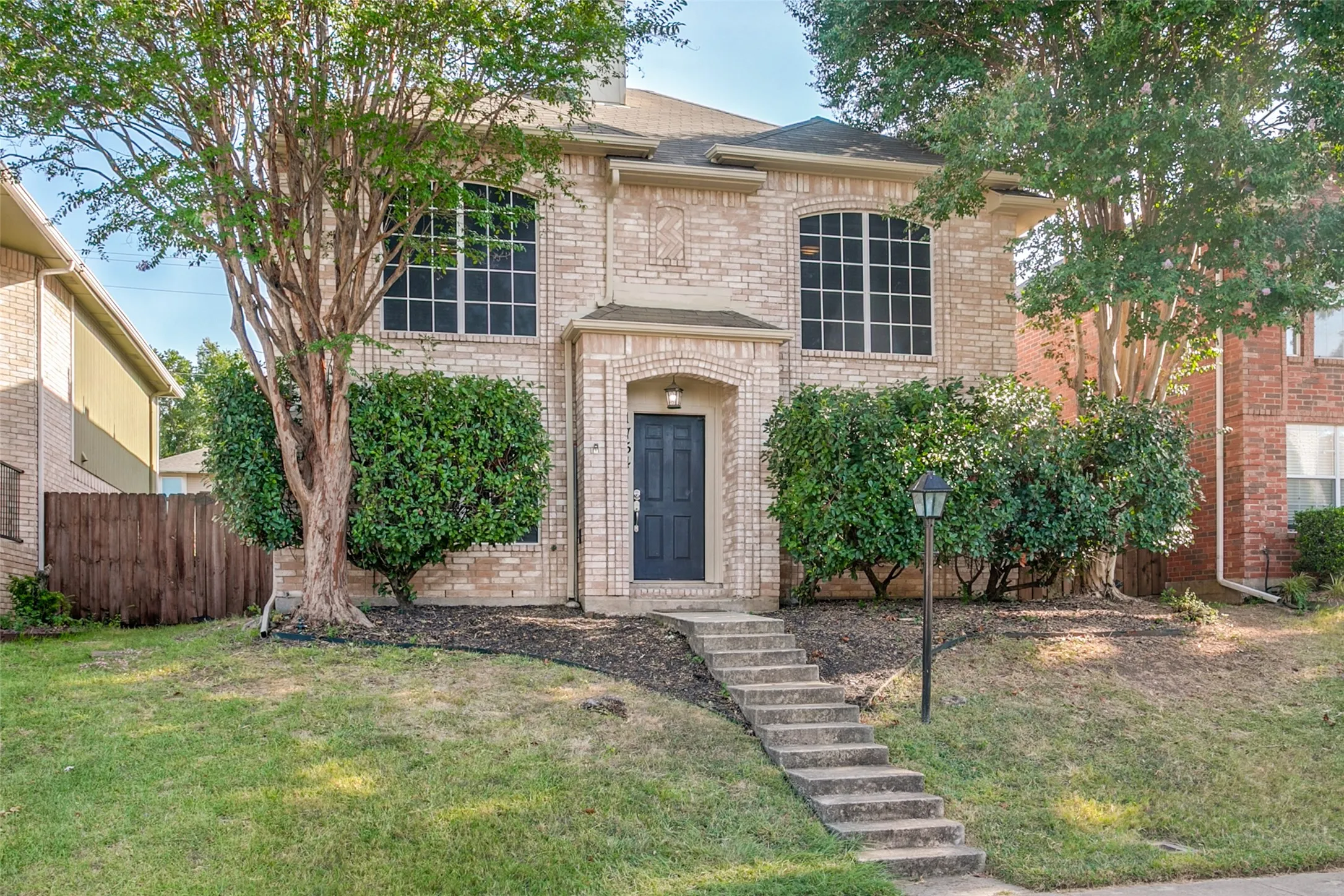 Single Family Residence For Sale in Denton County , 1754 Circle Creek Drive, Lewisville, Texas 75067, 4 Bedroom, 3 Bathroom, 2 Garage spaces, 1,750 Sqft, built in 1992, mls#21365814, Real Estate Agent in Lewisville, Homes For Sale in Denton county, Homes For Sale in Lewisville, Realtor in Lewisville Texas, Real Estate Brokerage Independent Realty Texas, Luminita Cordes Realtor
