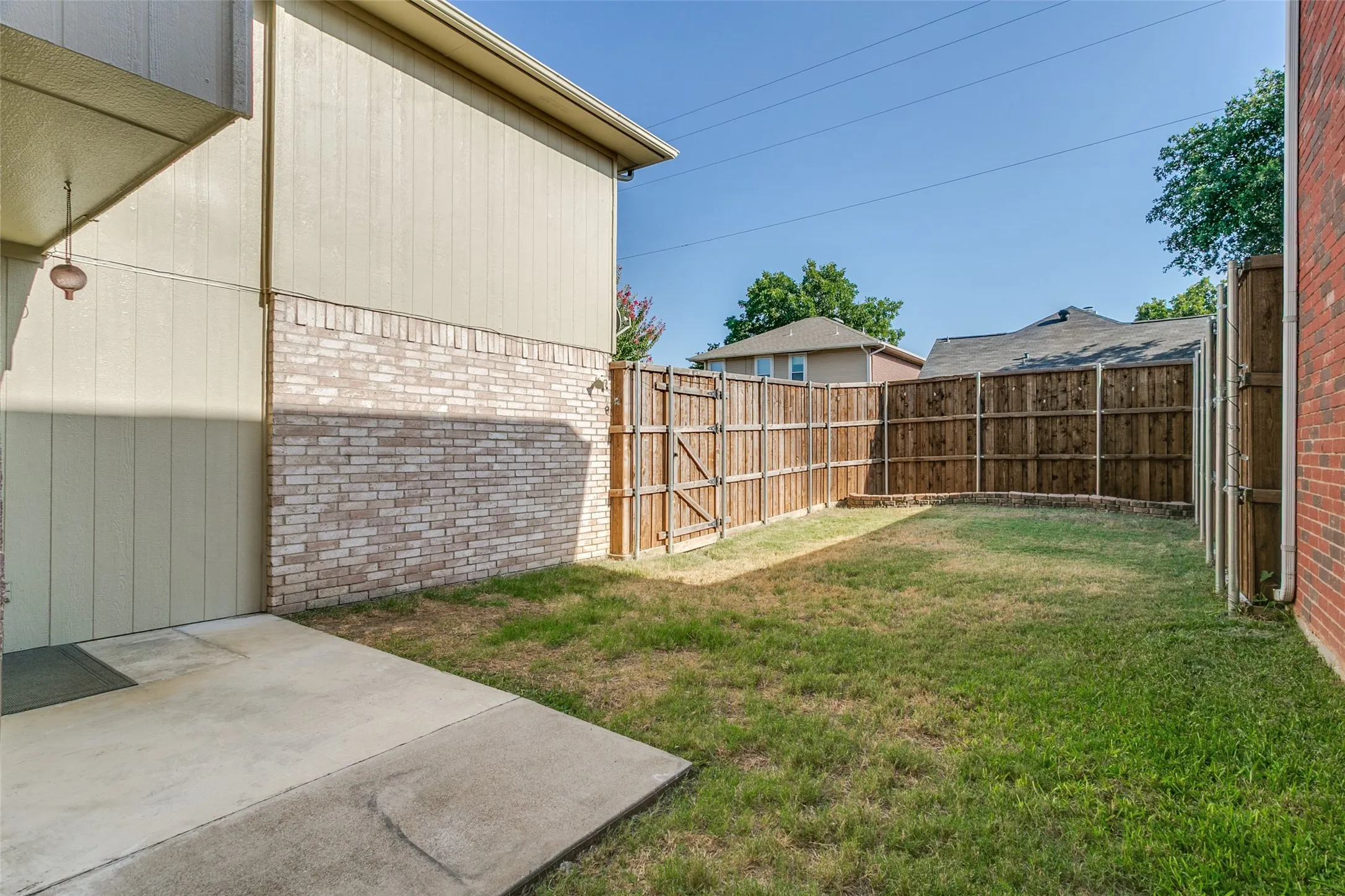 8 ft tall privacy fence