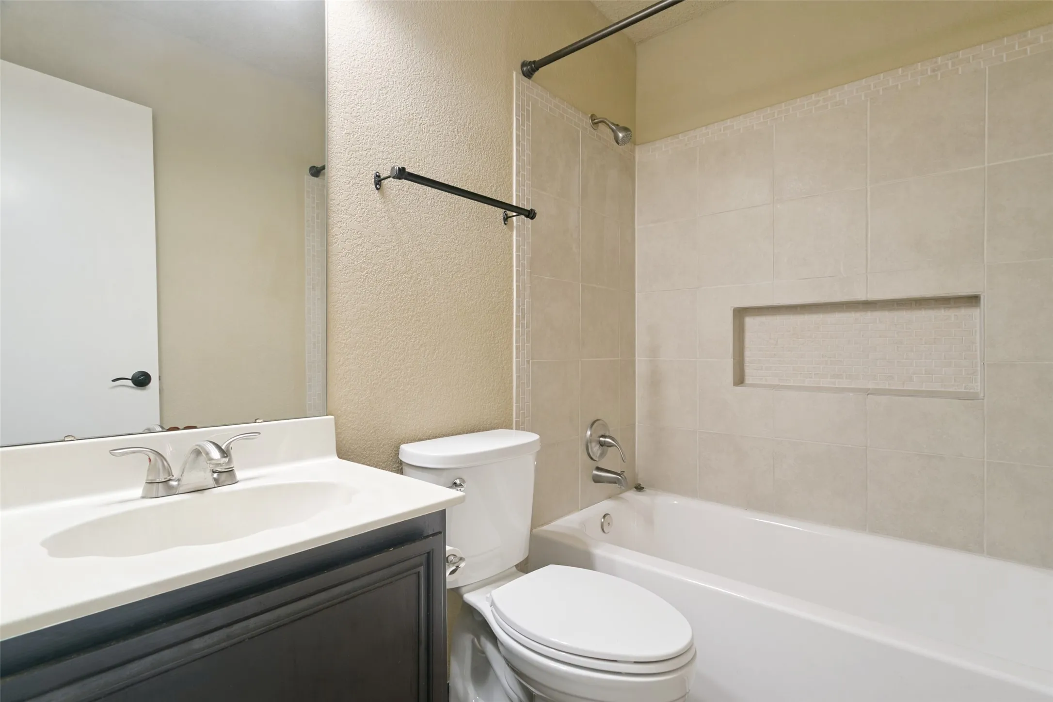 Upstairs full bathroom