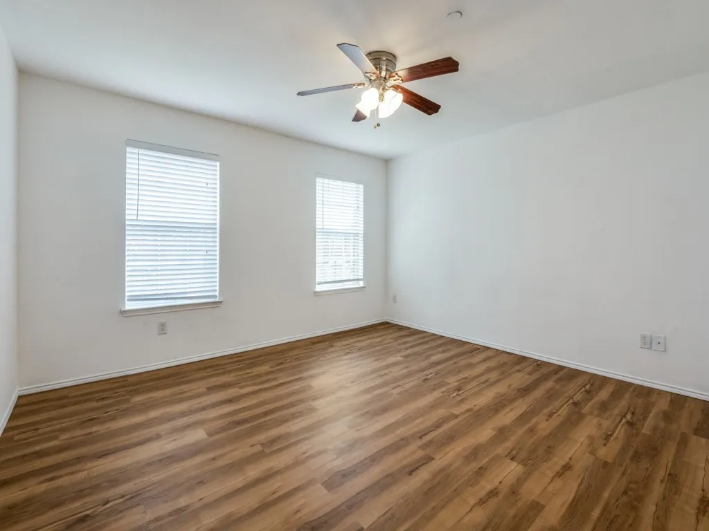 Townhouse For Sale in Collin County , 4908 Heather Glen Trail, Mc Kinney, Texas 75070, 3 Bedroom, 3 Bathroom, 2 Garage spaces, 1,439 Sqft, built in 2006, Price $258,000, mls#21365818, Real Estate Agent in Mc Kinney, Homes For Sale in Collin county, Homes For Sale in Mc Kinney, Realtor in Mc Kinney Texas, Real Estate Brokerage Independent Realty Texas, Luminita Cordes Realtor