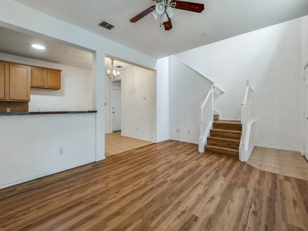 Townhouse For Sale in Collin County , 4908 Heather Glen Trail, Mc Kinney, Texas 75070, 3 Bedroom, 3 Bathroom, 2 Garage spaces, 1,439 Sqft, built in 2006, Price $258,000, mls#21365818, Real Estate Agent in Mc Kinney, Homes For Sale in Collin county, Homes For Sale in Mc Kinney, Realtor in Mc Kinney Texas, Real Estate Brokerage Independent Realty Texas, Luminita Cordes Realtor