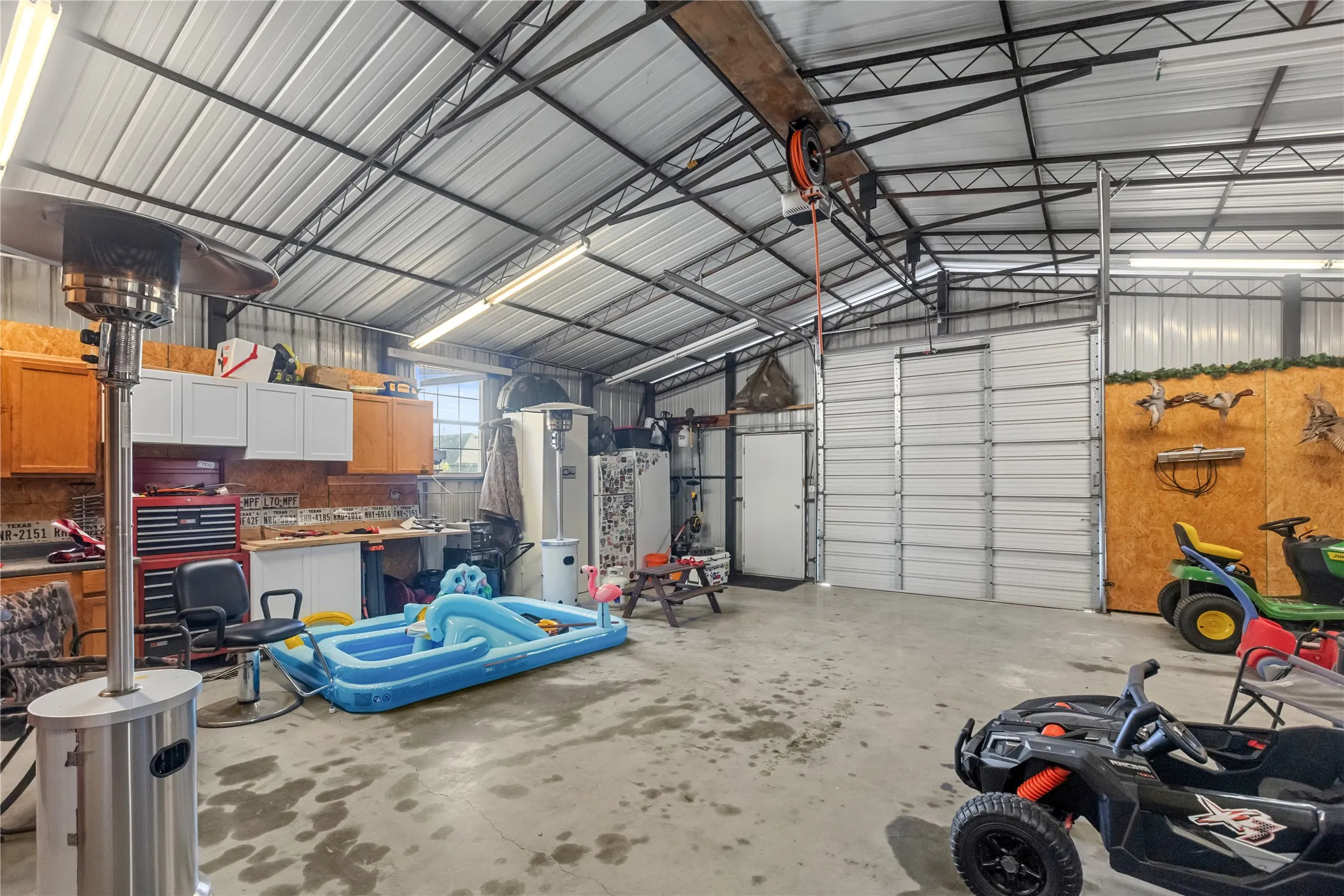 Single Family Residence For Sale in Grayson County , 301 S Porch Street, Tioga, Texas 76271, 3 Bedroom, 2 Bathroom, 2 Garage spaces, 1,416 Sqft, built in 1999, mls#21365820, Real Estate Agent in Tioga, Homes For Sale in Grayson county, Homes For Sale in Tioga, Realtor in Tioga Texas, Real Estate Brokerage Independent Realty Texas, Luminita Cordes Realtor