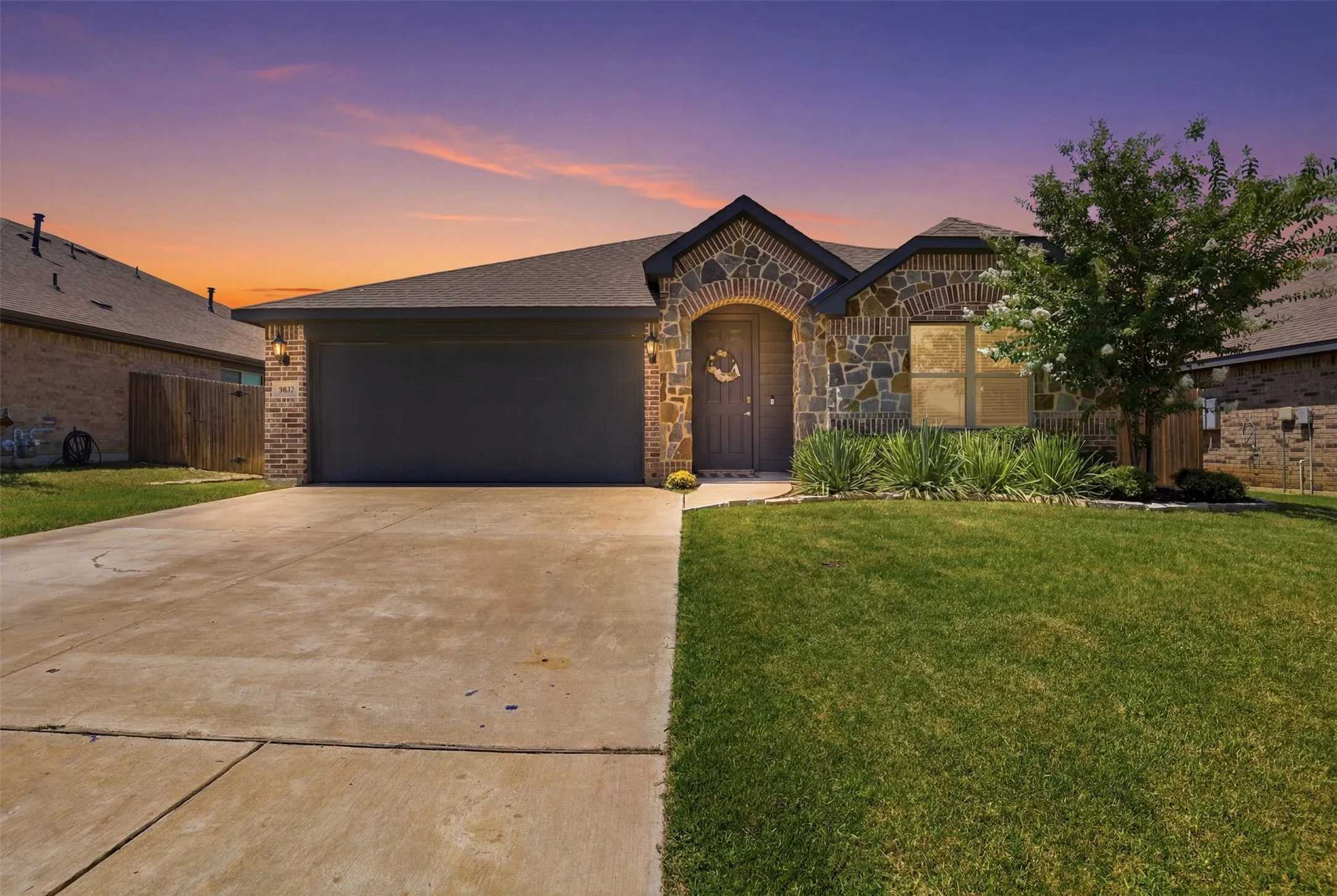 Single Family Residence For Sale in Johnson County , 1032 Fairfax Drive, Godley, Texas 76044, 3 Bedroom, 2 Bathroom, 2 Garage spaces, 1,672 Sqft, built in 2020, mls#21360615, Real Estate Agent in Godley, Homes For Sale in Johnson county, Homes For Sale in Godley, Realtor in Godley Texas, Real Estate Brokerage Independent Realty Texas, Luminita Cordes Realtor