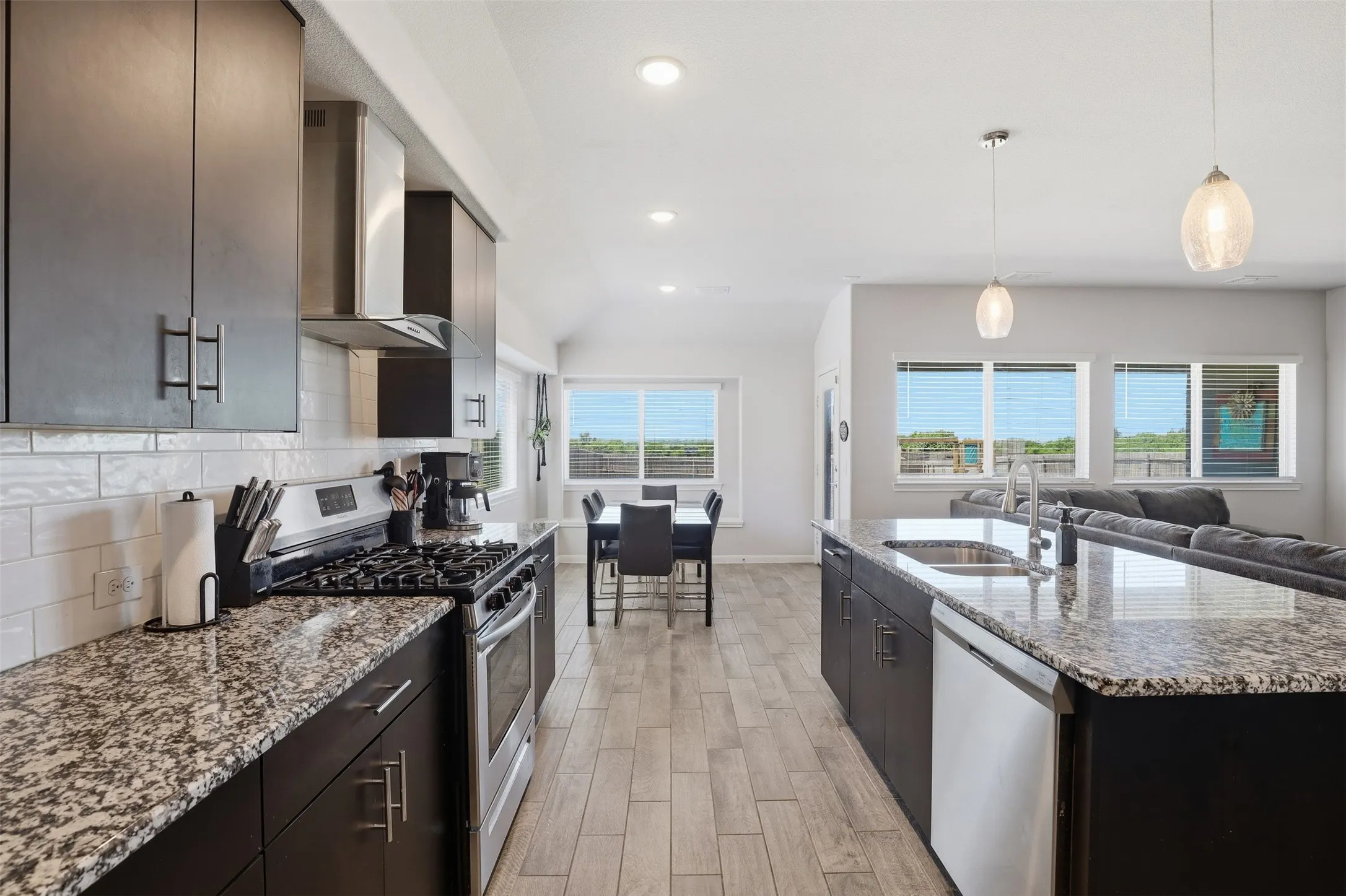 Single Family Residence For Sale in Johnson County , 1032 Fairfax Drive, Godley, Texas 76044, 3 Bedroom, 2 Bathroom, 2 Garage spaces, 1,672 Sqft, built in 2020, mls#21360615, Real Estate Agent in Godley, Homes For Sale in Johnson county, Homes For Sale in Godley, Realtor in Godley Texas, Real Estate Brokerage Independent Realty Texas, Luminita Cordes Realtor