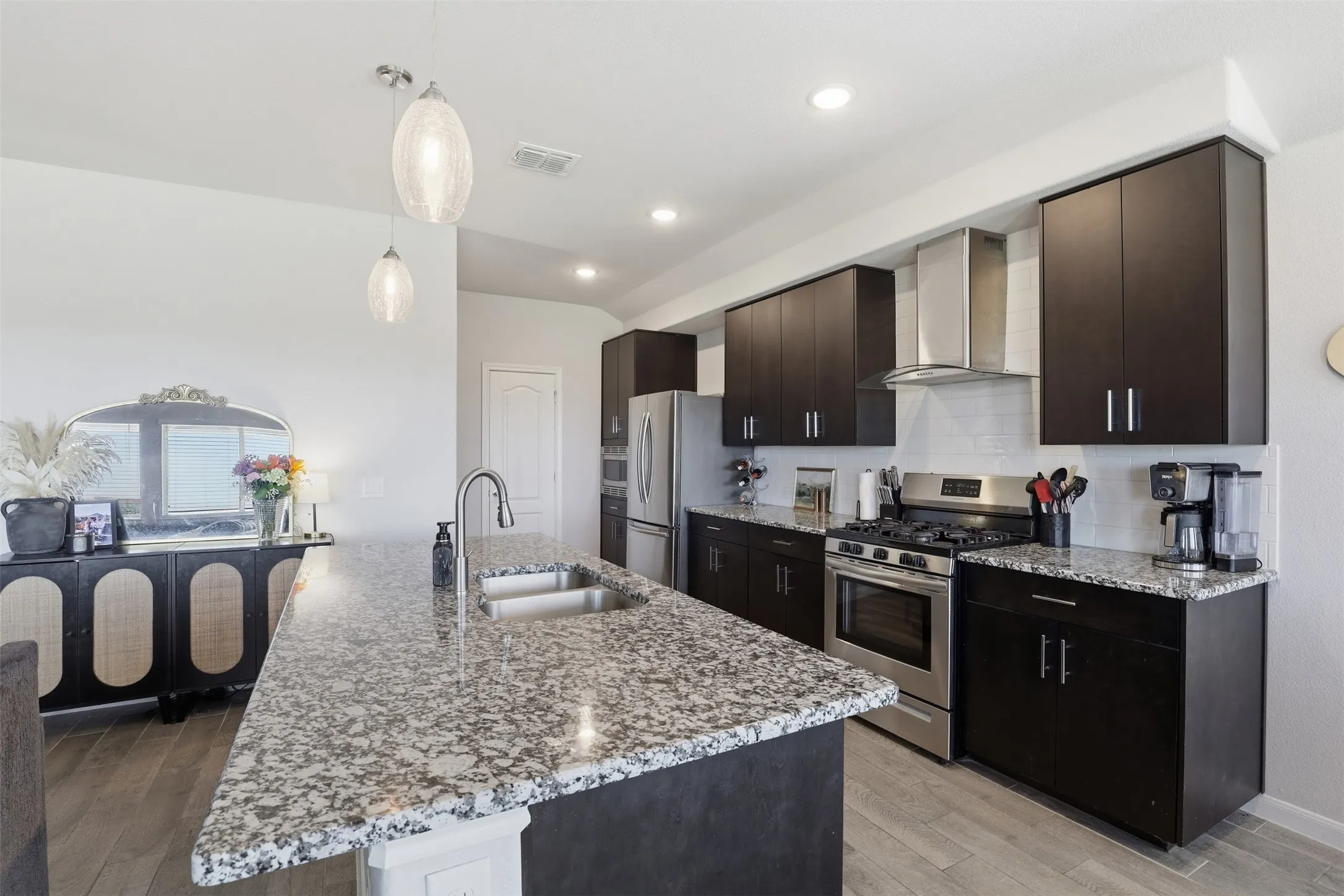 Single Family Residence For Sale in Johnson County , 1032 Fairfax Drive, Godley, Texas 76044, 3 Bedroom, 2 Bathroom, 2 Garage spaces, 1,672 Sqft, built in 2020, mls#21360615, Real Estate Agent in Godley, Homes For Sale in Johnson county, Homes For Sale in Godley, Realtor in Godley Texas, Real Estate Brokerage Independent Realty Texas, Luminita Cordes Realtor