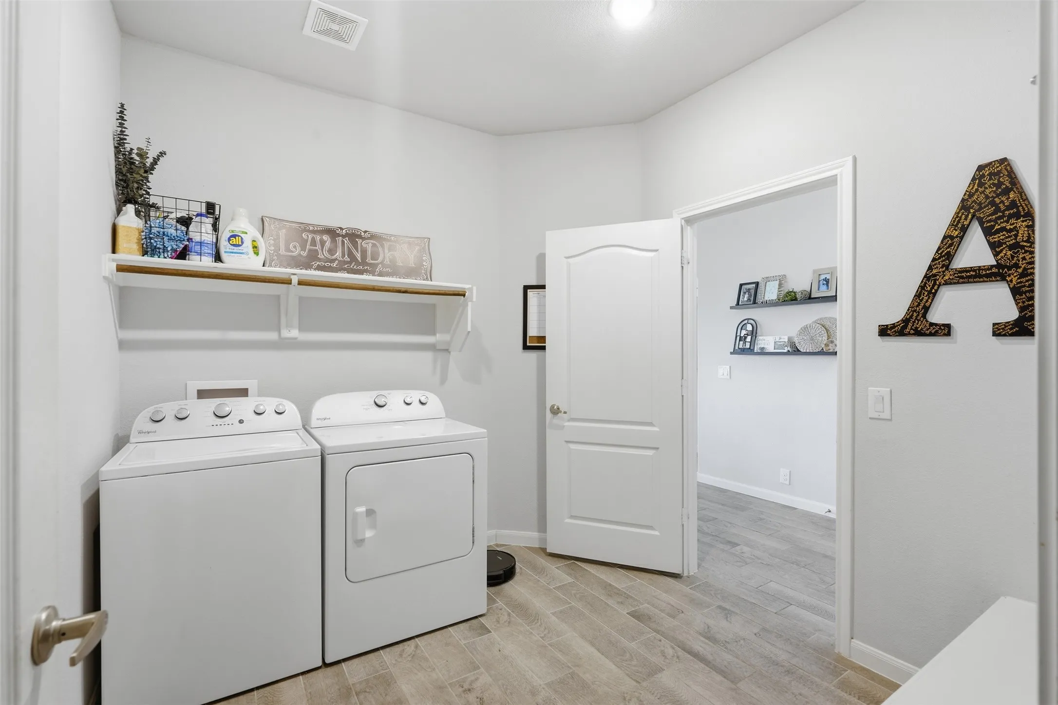 Single Family Residence For Sale in Johnson County , 1032 Fairfax Drive, Godley, Texas 76044, 3 Bedroom, 2 Bathroom, 2 Garage spaces, 1,672 Sqft, built in 2020, mls#21360615, Real Estate Agent in Godley, Homes For Sale in Johnson county, Homes For Sale in Godley, Realtor in Godley Texas, Real Estate Brokerage Independent Realty Texas, Luminita Cordes Realtor