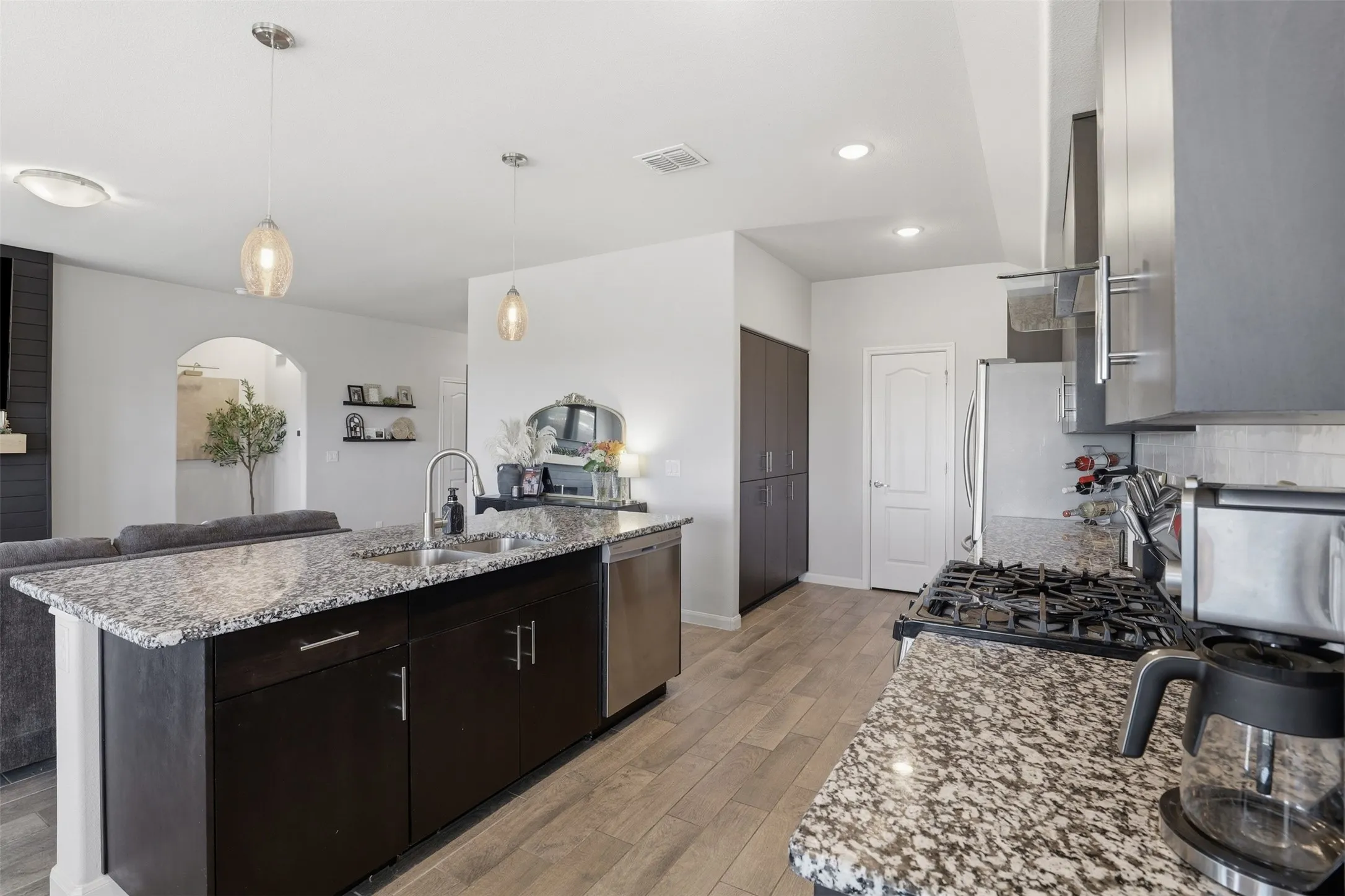 Single Family Residence For Sale in Johnson County , 1032 Fairfax Drive, Godley, Texas 76044, 3 Bedroom, 2 Bathroom, 2 Garage spaces, 1,672 Sqft, built in 2020, mls#21360615, Real Estate Agent in Godley, Homes For Sale in Johnson county, Homes For Sale in Godley, Realtor in Godley Texas, Real Estate Brokerage Independent Realty Texas, Luminita Cordes Realtor