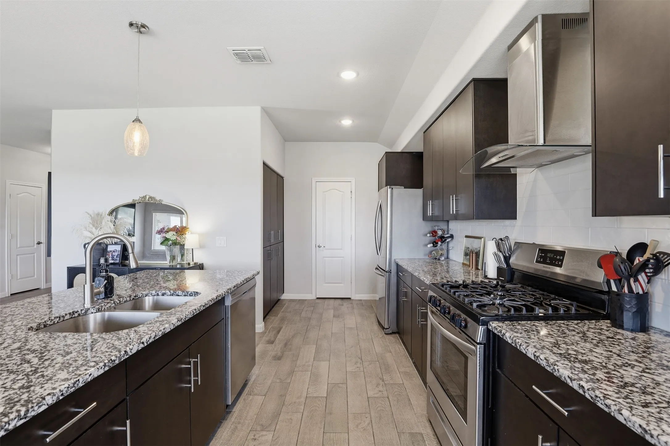 Single Family Residence For Sale in Johnson County , 1032 Fairfax Drive, Godley, Texas 76044, 3 Bedroom, 2 Bathroom, 2 Garage spaces, 1,672 Sqft, built in 2020, mls#21360615, Real Estate Agent in Godley, Homes For Sale in Johnson county, Homes For Sale in Godley, Realtor in Godley Texas, Real Estate Brokerage Independent Realty Texas, Luminita Cordes Realtor