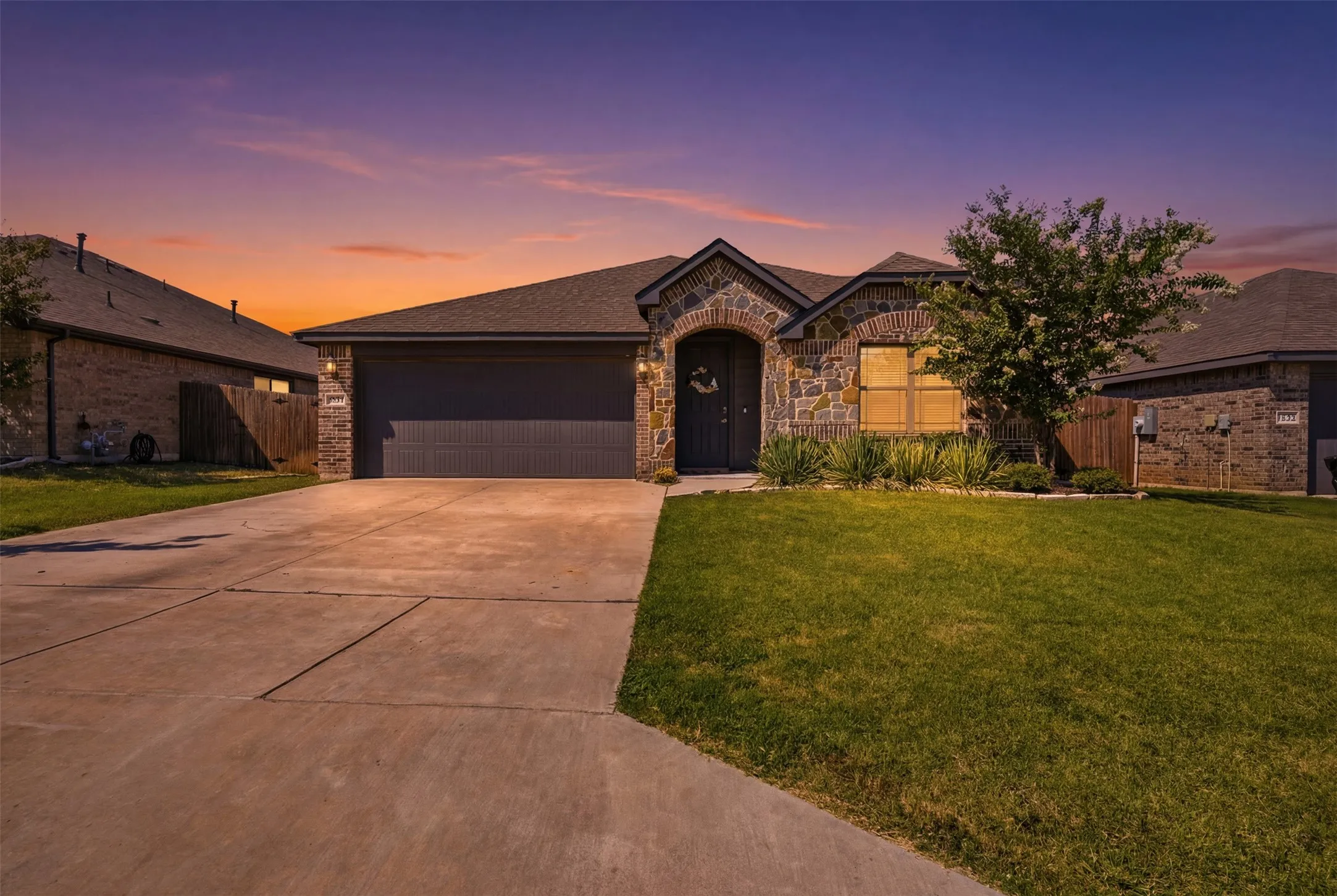 Single Family Residence For Sale in Johnson County , 1032 Fairfax Drive, Godley, Texas 76044, 3 Bedroom, 2 Bathroom, 2 Garage spaces, 1,672 Sqft, built in 2020, mls#21360615, Real Estate Agent in Godley, Homes For Sale in Johnson county, Homes For Sale in Godley, Realtor in Godley Texas, Real Estate Brokerage Independent Realty Texas, Luminita Cordes Realtor