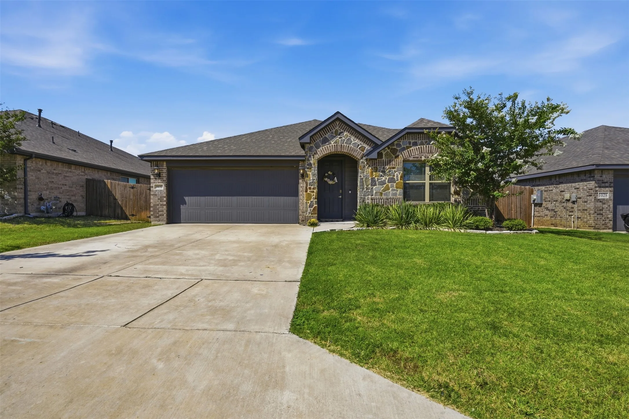 Single Family Residence For Sale in Johnson County , 1032 Fairfax Drive, Godley, Texas 76044, 3 Bedroom, 2 Bathroom, 2 Garage spaces, 1,672 Sqft, built in 2020, mls#21360615, Real Estate Agent in Godley, Homes For Sale in Johnson county, Homes For Sale in Godley, Realtor in Godley Texas, Real Estate Brokerage Independent Realty Texas, Luminita Cordes Realtor