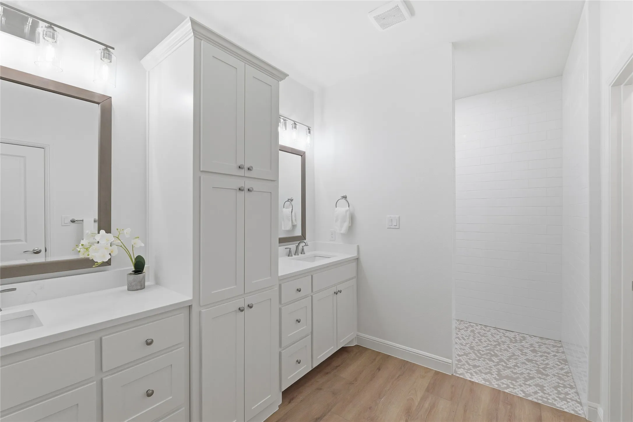 Townhouse For Sale in Hood County , 202 E Ewell Street, Granbury, Texas 76048, 2 Bedroom, 2 Bathroom, 2 Garage spaces, 1,602 Sqft, built in 2026, mls#21363727, Real Estate Agent in Granbury, Homes For Sale in Hood county, Homes For Sale in Granbury, Realtor in Granbury Texas, Real Estate Brokerage Independent Realty Texas, Luminita Cordes Realtor