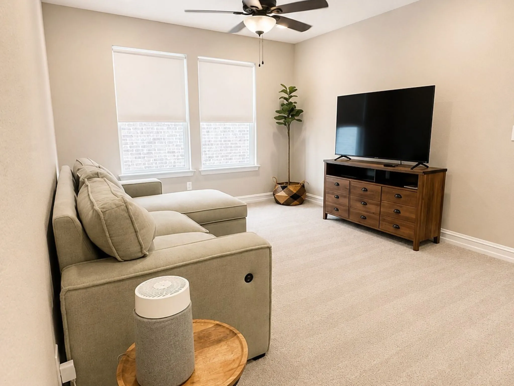 Single Family Residence For Rent in Dallas County , 4839 Simcoe Street, Dallas, Texas 75228, 3 Bedroom, 3 Bathroom, 2 Garage spaces, 2,216 Sqft, built in 2023, mls#21364462, Real Estate Agent in Dallas, Homes For Rent in Dallas county, Homes For Rent in Dallas, Realtor in Dallas Texas, Real Estate Brokerage Independent Realty Texas, Luminita Cordes Realtor