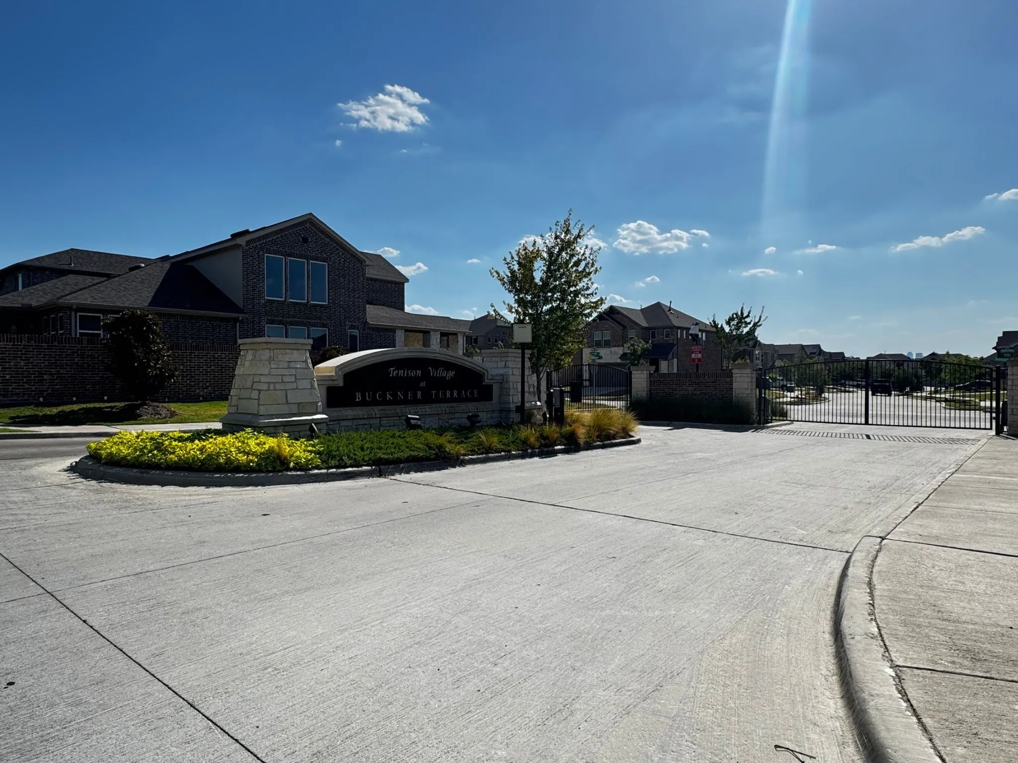 Single Family Residence For Rent in Dallas County , 4839 Simcoe Street, Dallas, Texas 75228, 3 Bedroom, 3 Bathroom, 2 Garage spaces, 2,216 Sqft, built in 2023, mls#21364462, Real Estate Agent in Dallas, Homes For Rent in Dallas county, Homes For Rent in Dallas, Realtor in Dallas Texas, Real Estate Brokerage Independent Realty Texas, Luminita Cordes Realtor