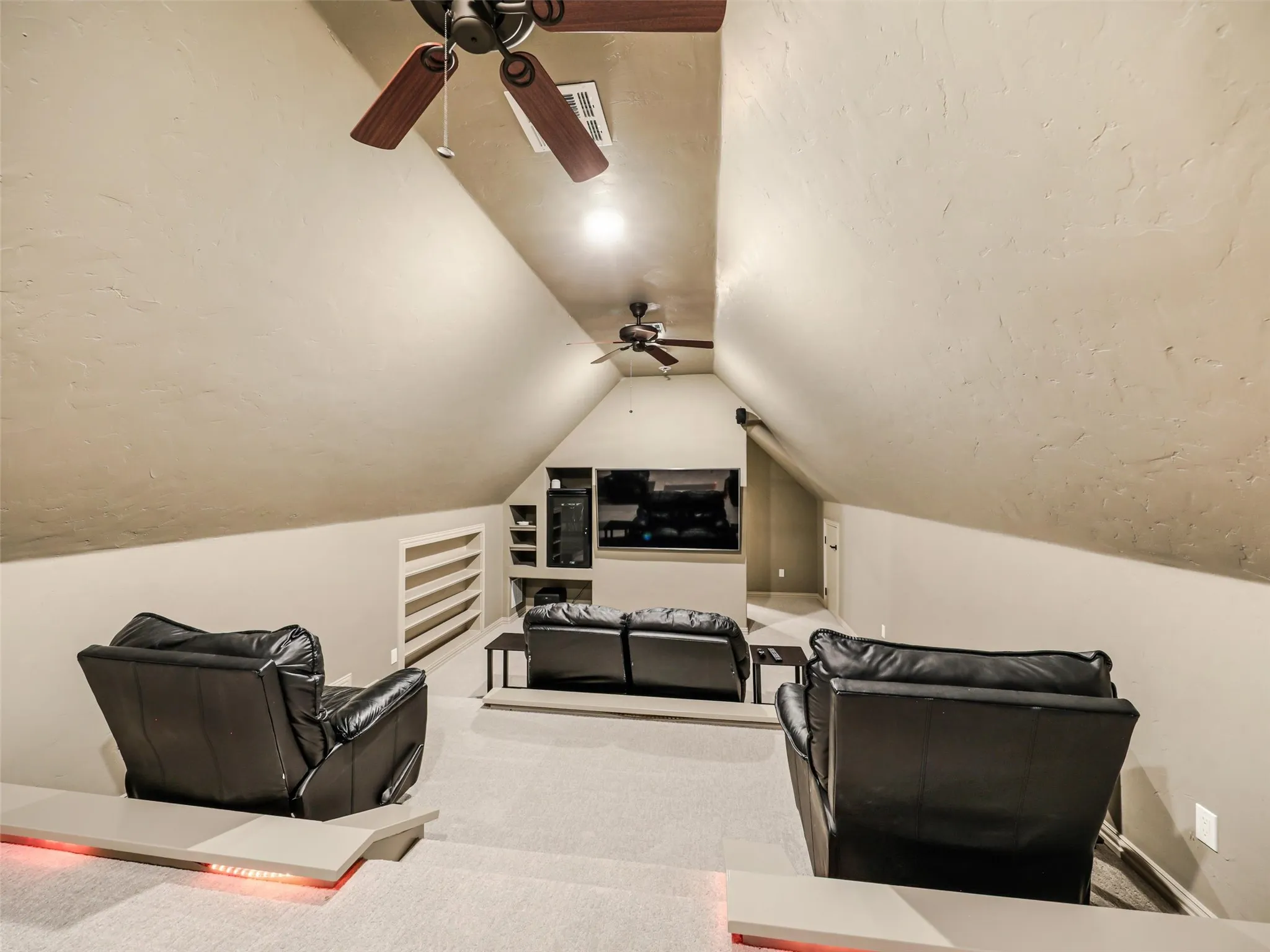 Single Family Residence For Sale in Tarrant County , 1684 Blevins Drive, Keller, Texas 76248, 5 Bedroom, 5 Bathroom, 5 Garage spaces, 5,658 Sqft, built in 2007, mls#21209236, Real Estate Agent in Keller, Homes For Sale in Tarrant county, Homes For Sale in Keller, Realtor in Keller Texas, Real Estate Brokerage Independent Realty Texas, Luminita Cordes Realtor