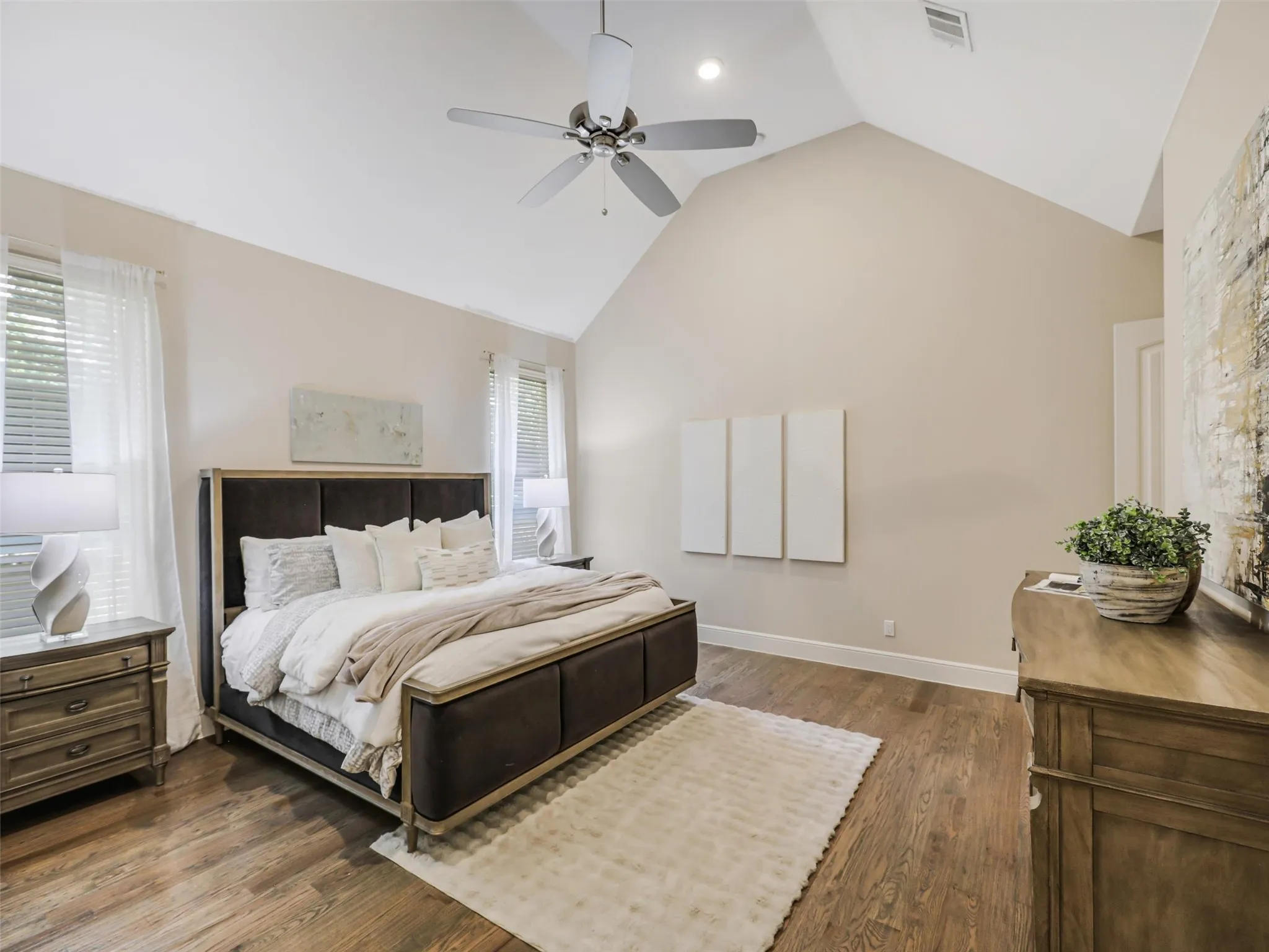 Single Family Residence For Sale in Tarrant County , 1684 Blevins Drive, Keller, Texas 76248, 5 Bedroom, 5 Bathroom, 5 Garage spaces, 5,658 Sqft, built in 2007, mls#21209236, Real Estate Agent in Keller, Homes For Sale in Tarrant county, Homes For Sale in Keller, Realtor in Keller Texas, Real Estate Brokerage Independent Realty Texas, Luminita Cordes Realtor
