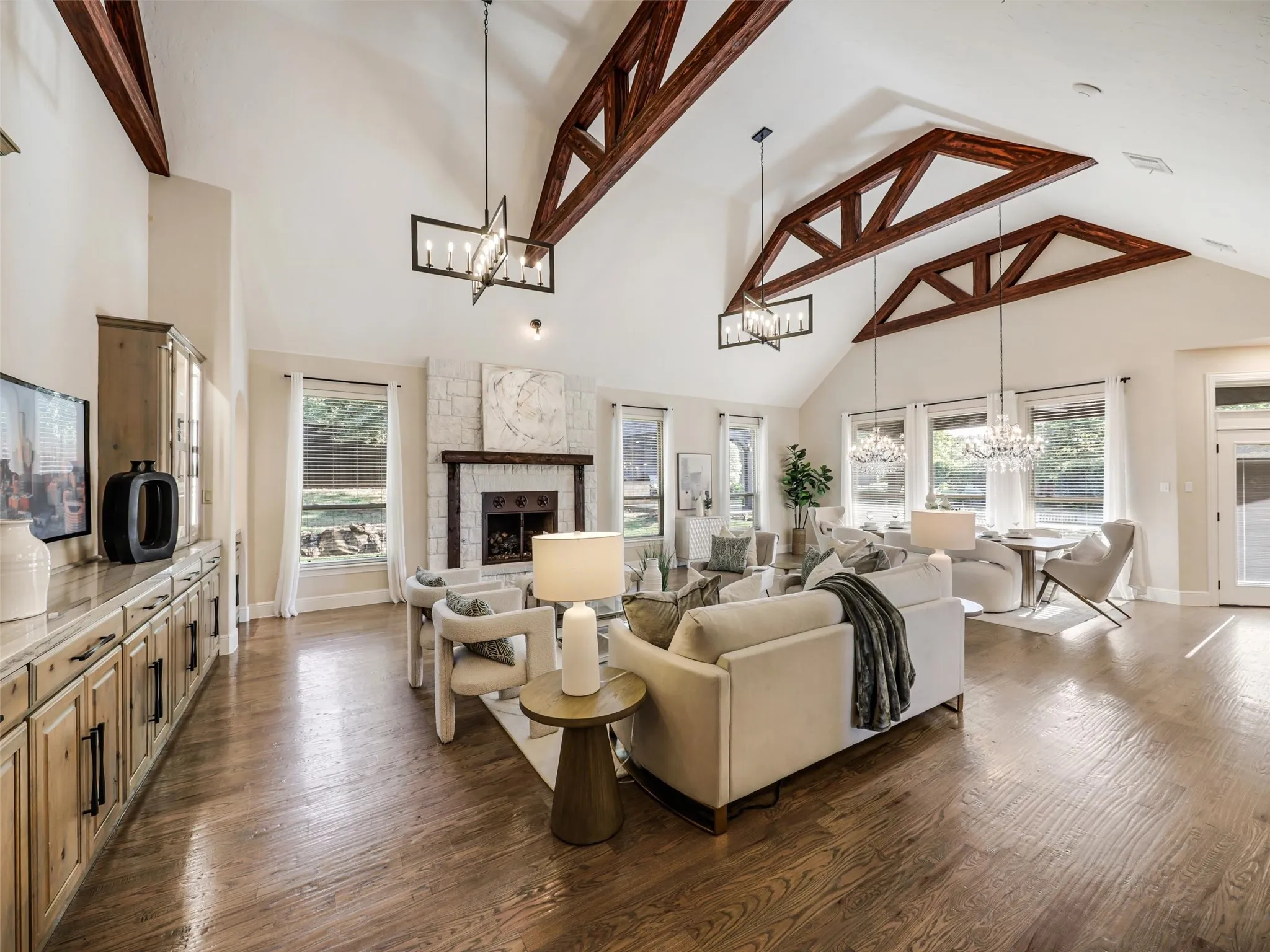 Single Family Residence For Sale in Tarrant County , 1684 Blevins Drive, Keller, Texas 76248, 5 Bedroom, 5 Bathroom, 5 Garage spaces, 5,658 Sqft, built in 2007, mls#21209236, Real Estate Agent in Keller, Homes For Sale in Tarrant county, Homes For Sale in Keller, Realtor in Keller Texas, Real Estate Brokerage Independent Realty Texas, Luminita Cordes Realtor