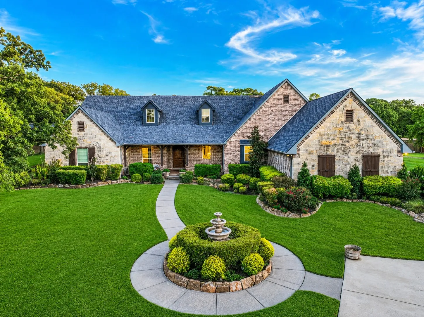 Single Family Residence For Sale in Tarrant County , 1684 Blevins Drive, Keller, Texas 76248, 5 Bedroom, 5 Bathroom, 5 Garage spaces, 5,658 Sqft, built in 2007, mls#21209236, Real Estate Agent in Keller, Homes For Sale in Tarrant county, Homes For Sale in Keller, Realtor in Keller Texas, Real Estate Brokerage Independent Realty Texas, Luminita Cordes Realtor